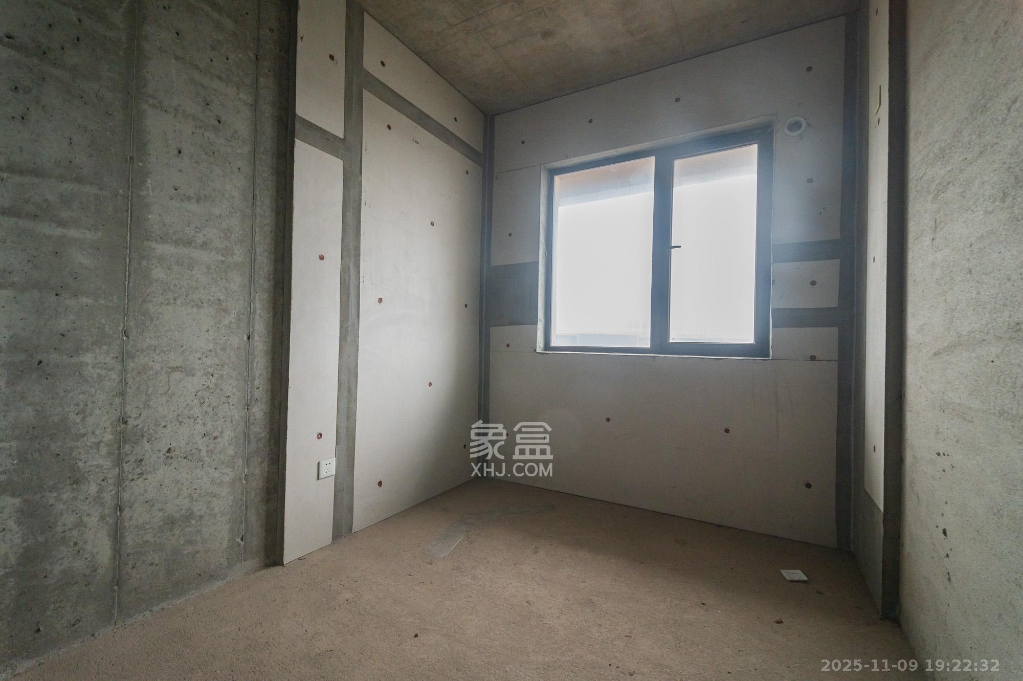 兴进珺府  4室2厅2卫    102.8万其他