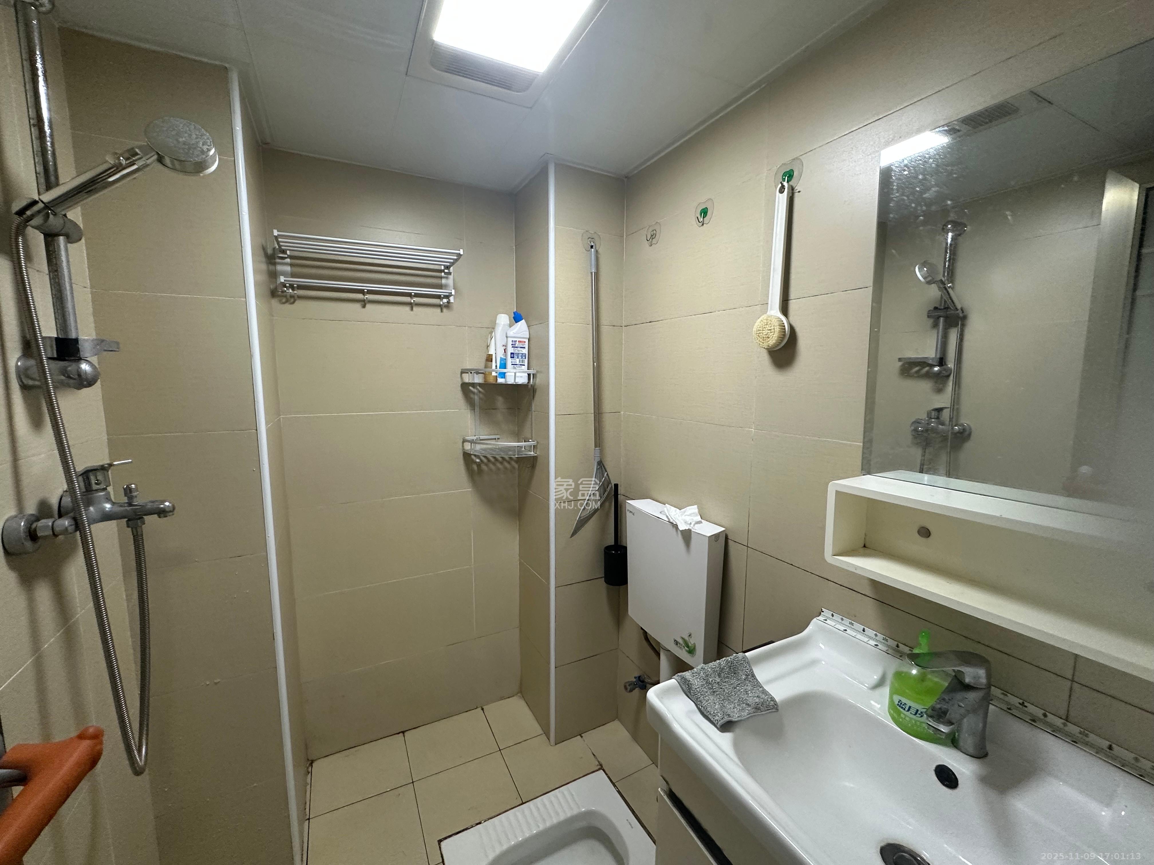 天鸿天府（天鸿中央大院）  1室1厅1卫    1300.0元/月室内图