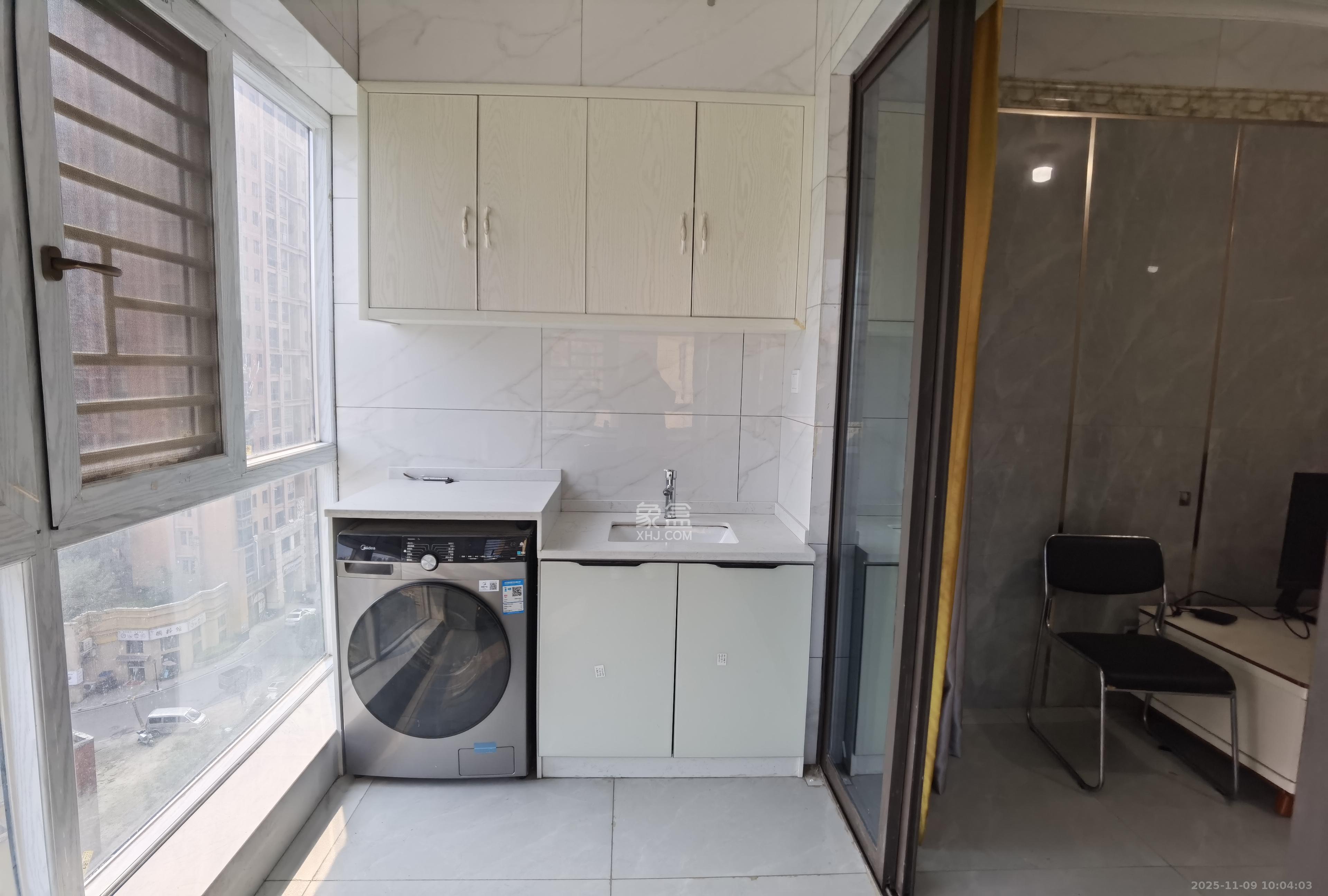 乾源国际  3室2厅2卫    2200.0元/月室内图