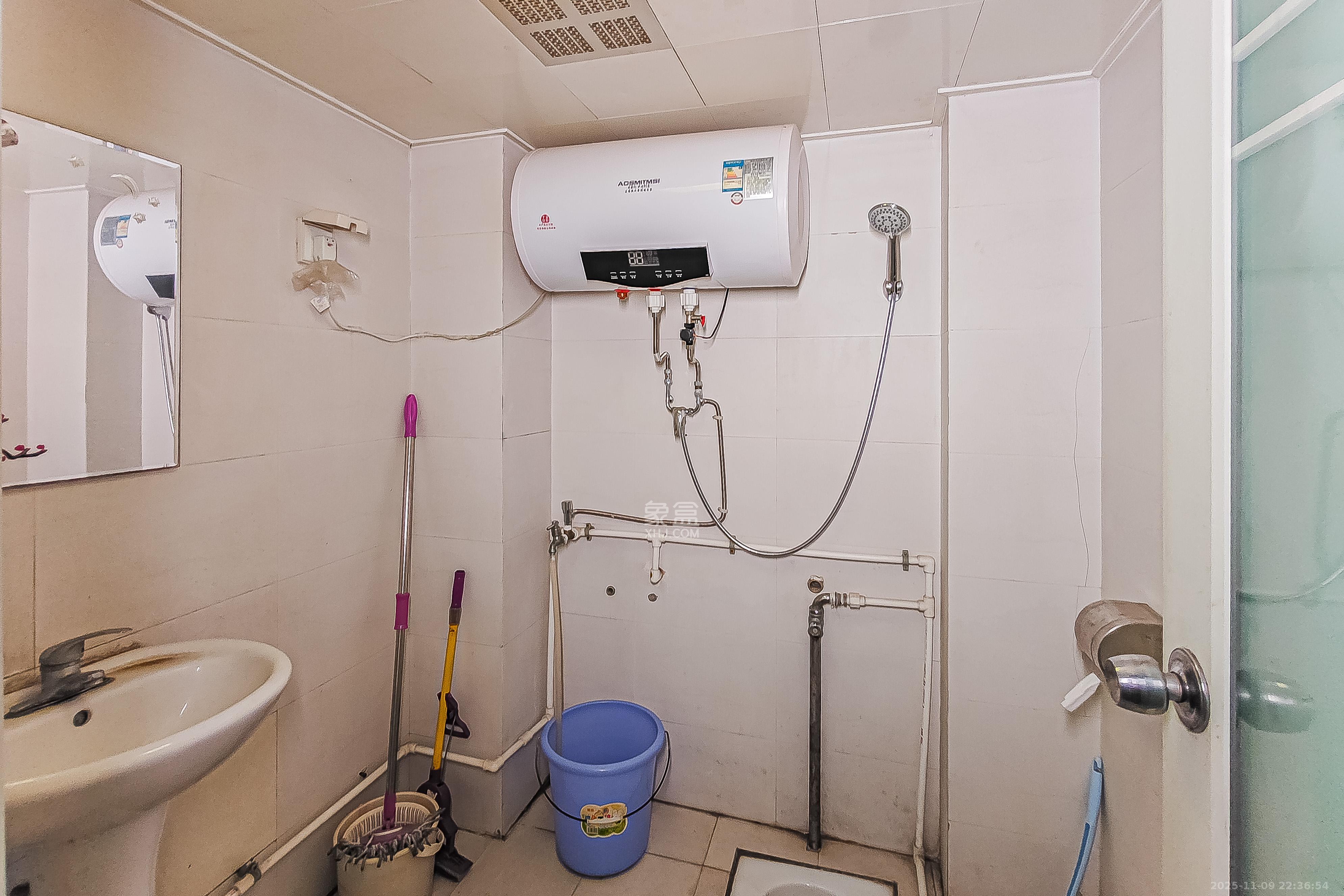 佳天国际新城  3室2厅2卫    95.0万卫生间