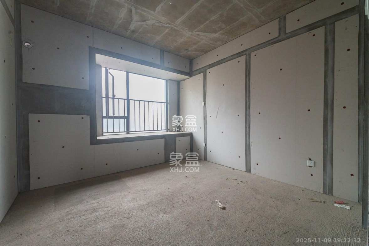 兴进珺府 4室2厅2卫 102.8万 兴进珺府 4室2厅2卫 102.8万其他