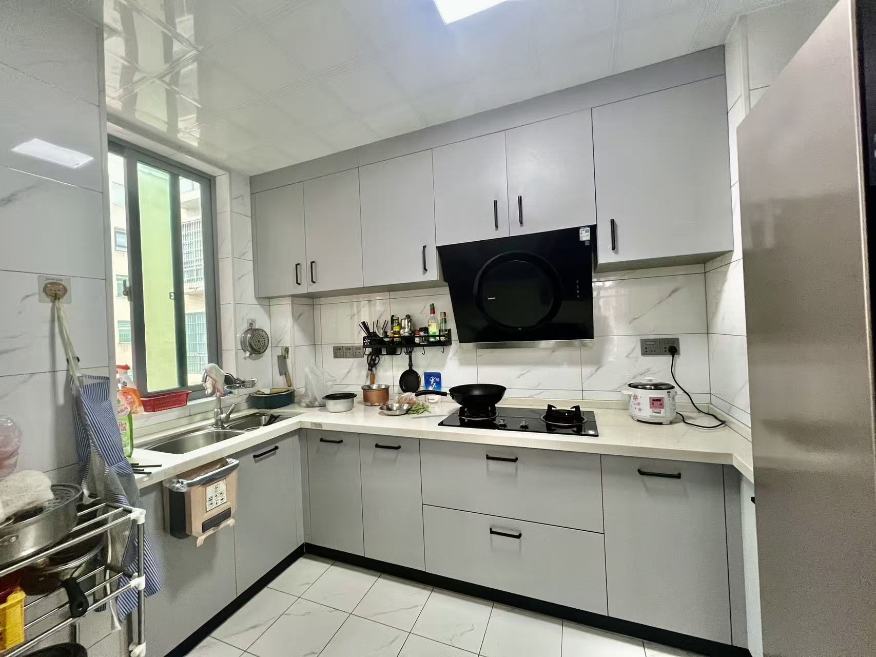 鹏利广场 3室2厅2卫 2400.0元/月 鹏利广场 3室2厅2卫 2400.0元/月室内图