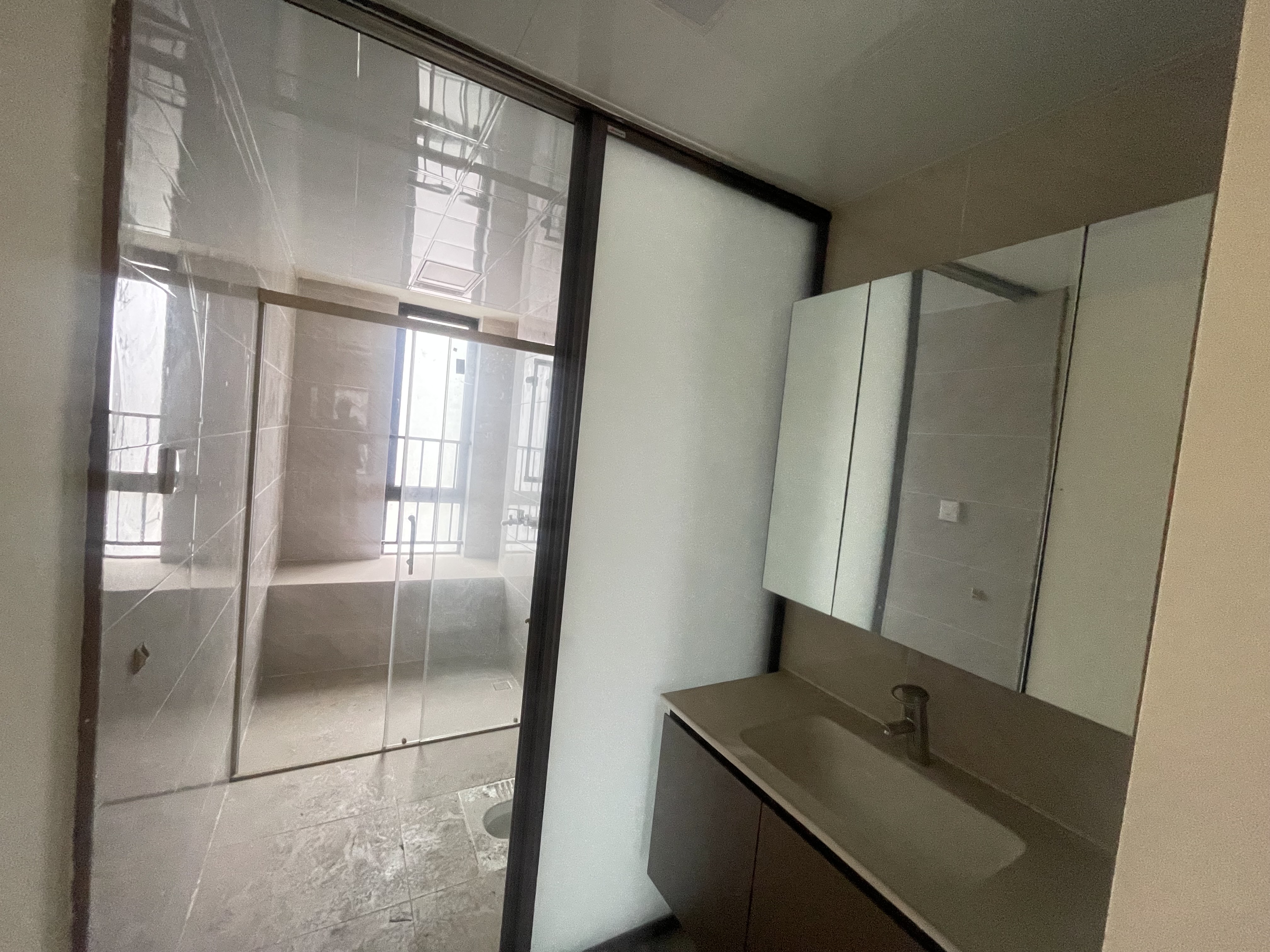 华耀碧桂园十里江湾誉峯  5室2厅3卫    5000.0元/月室内图