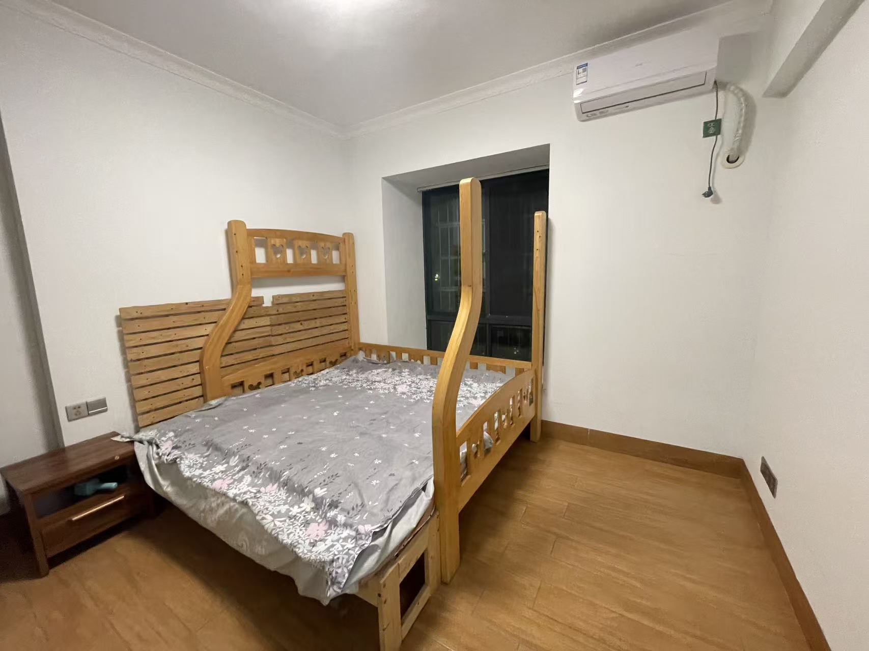 汇水湾  3室2厅2卫    2600.0元/月