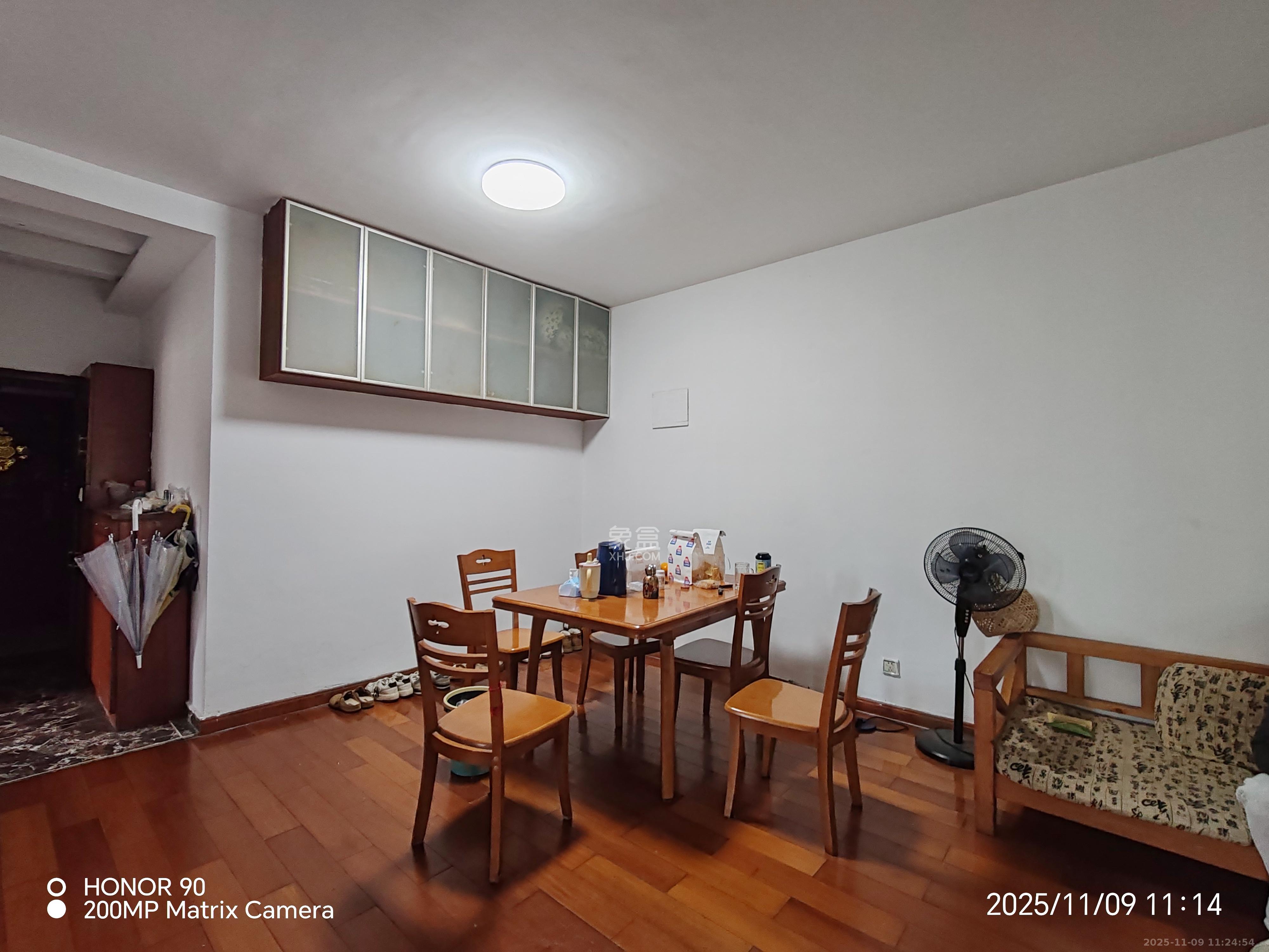 书香名邸  2室2厅1卫    2200.0元/月室内图