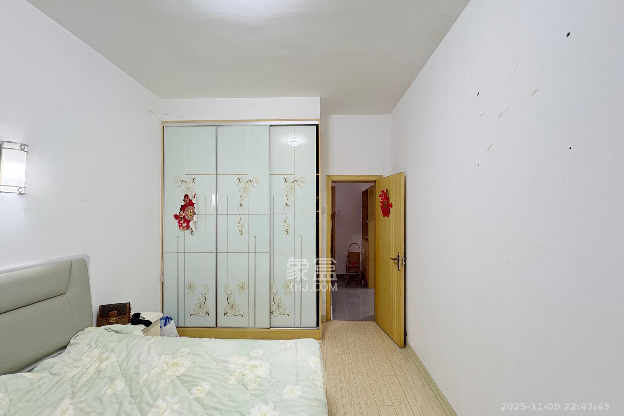 火星镇街道宿舍 3室2厅1卫 55.0万 火星镇街道宿舍 3室2厅1卫 55.0万卧室