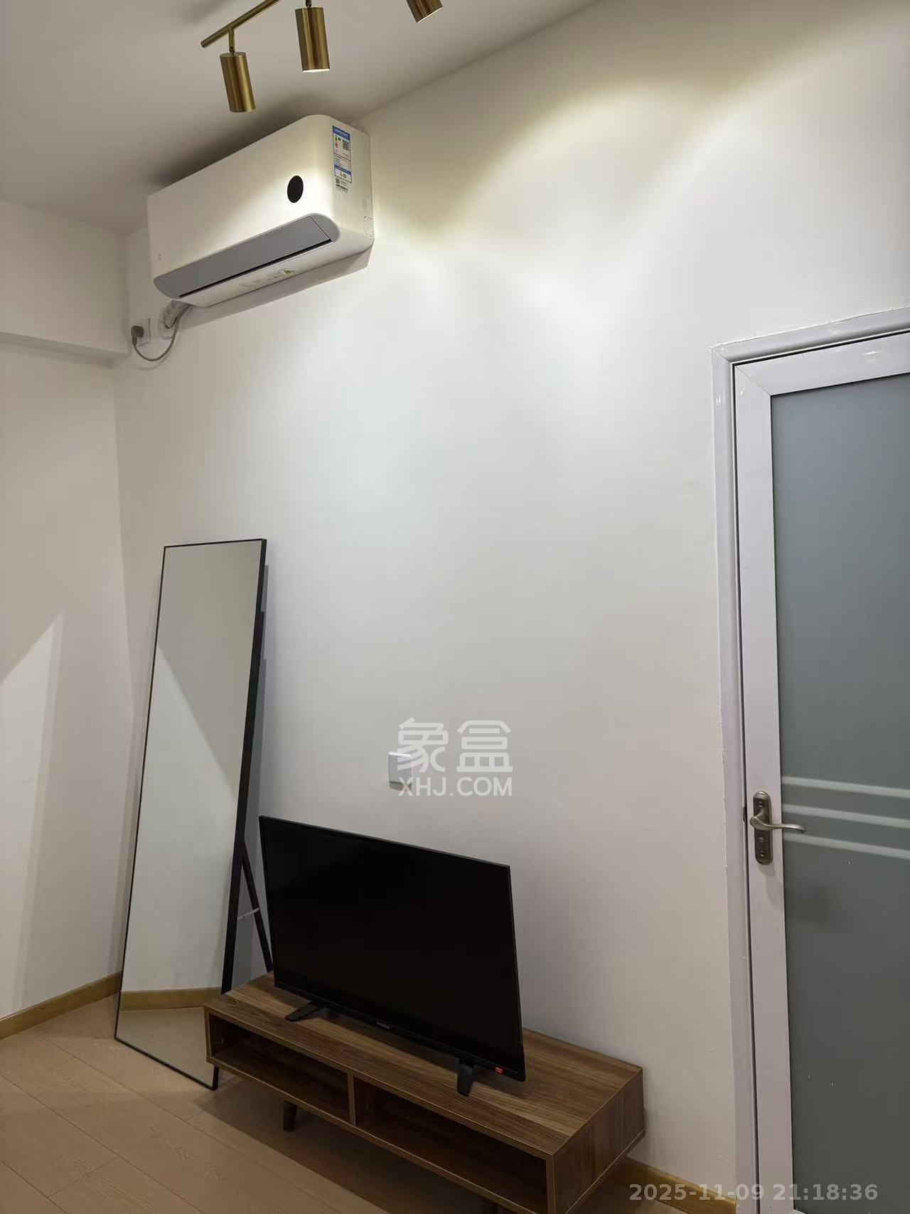 东怡外国(南湖一号) 1室1厅1卫 2400.0元/月 东怡外国(南湖一号) 1室1厅1卫 2400.0元/月室内图