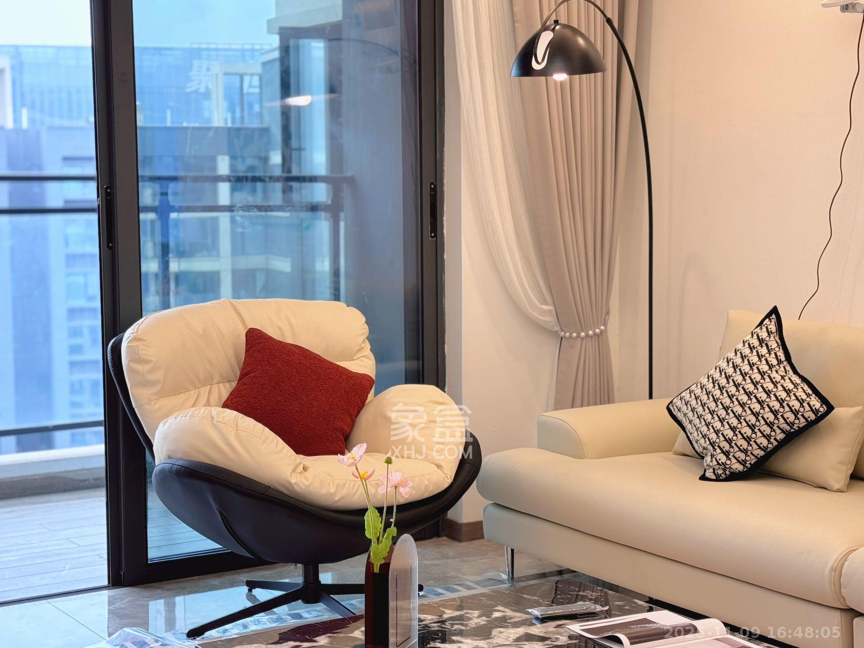 绿地V岛  4室2厅2卫    4700.0元/月室内图