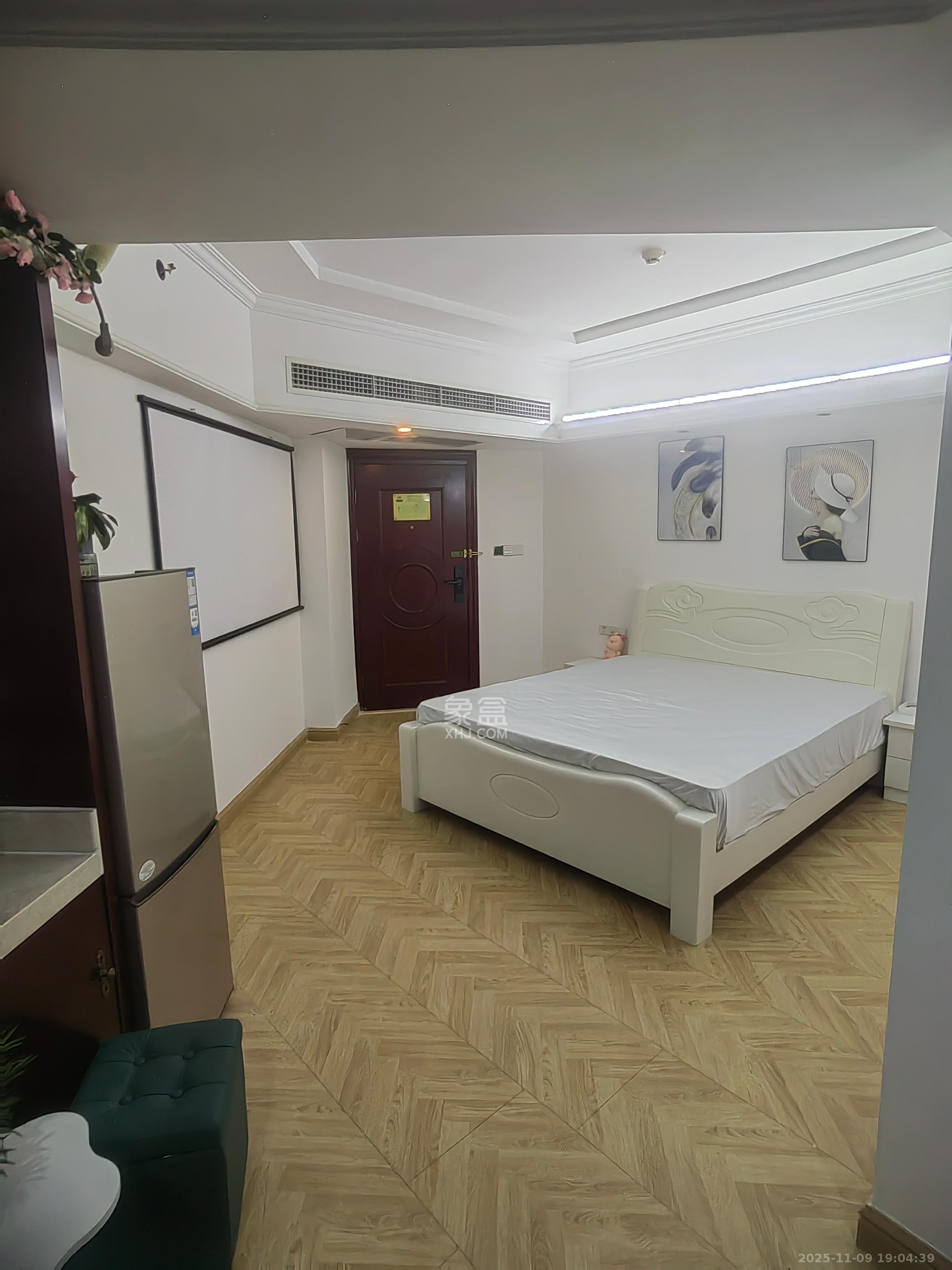 海德公园  1室1厅1卫    1400.0元/月