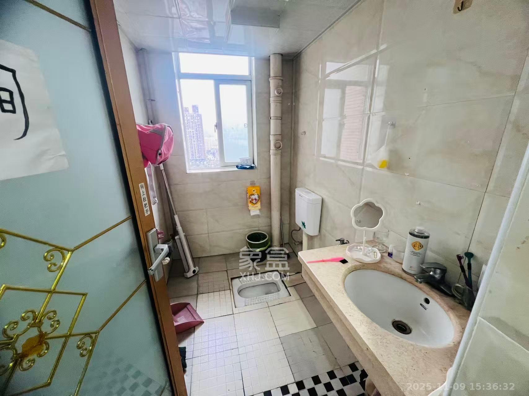 上河国际F座  3室2厅2卫    3200.0元/月室内图