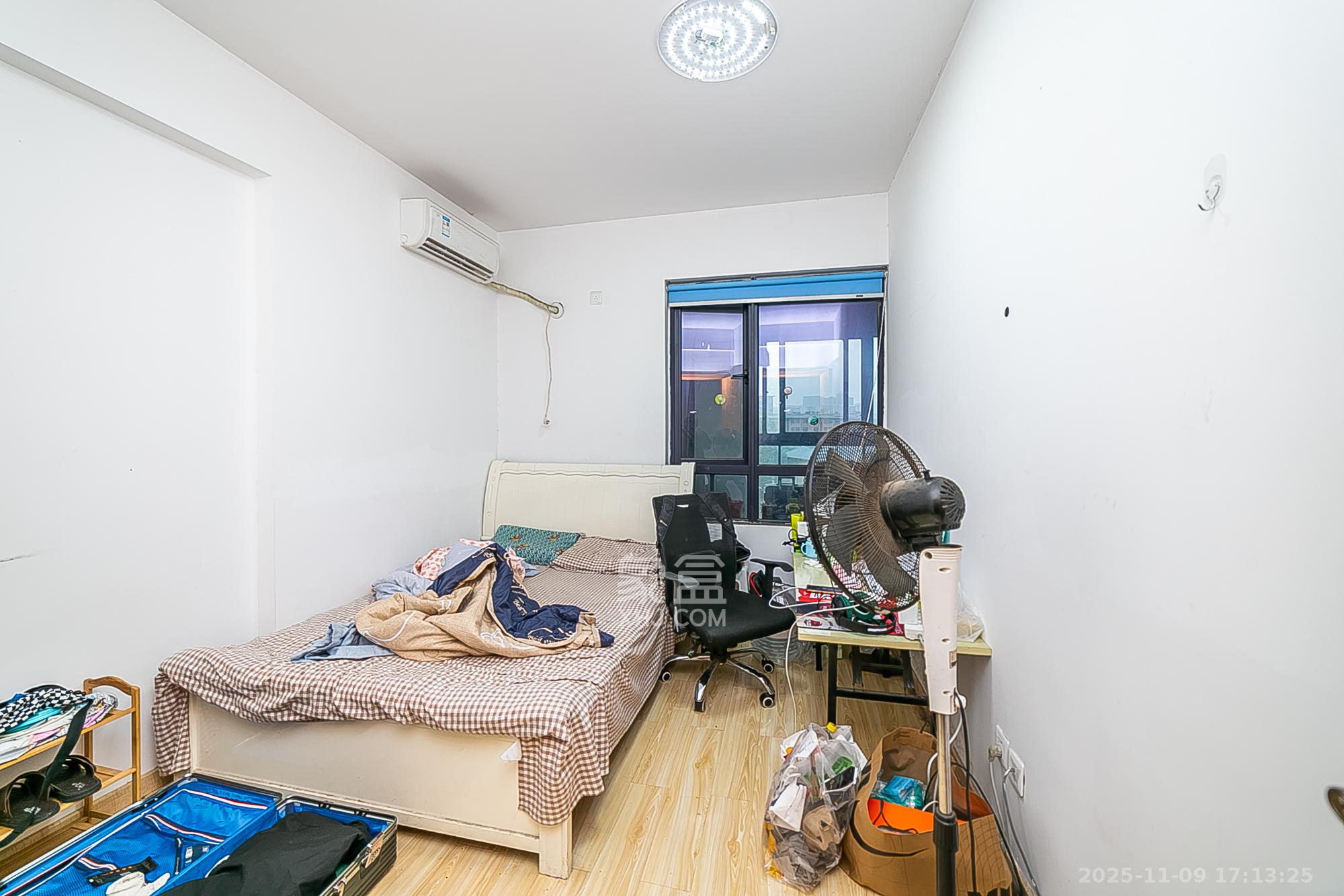 荣悦台  3室2厅2卫    155.0万卧室