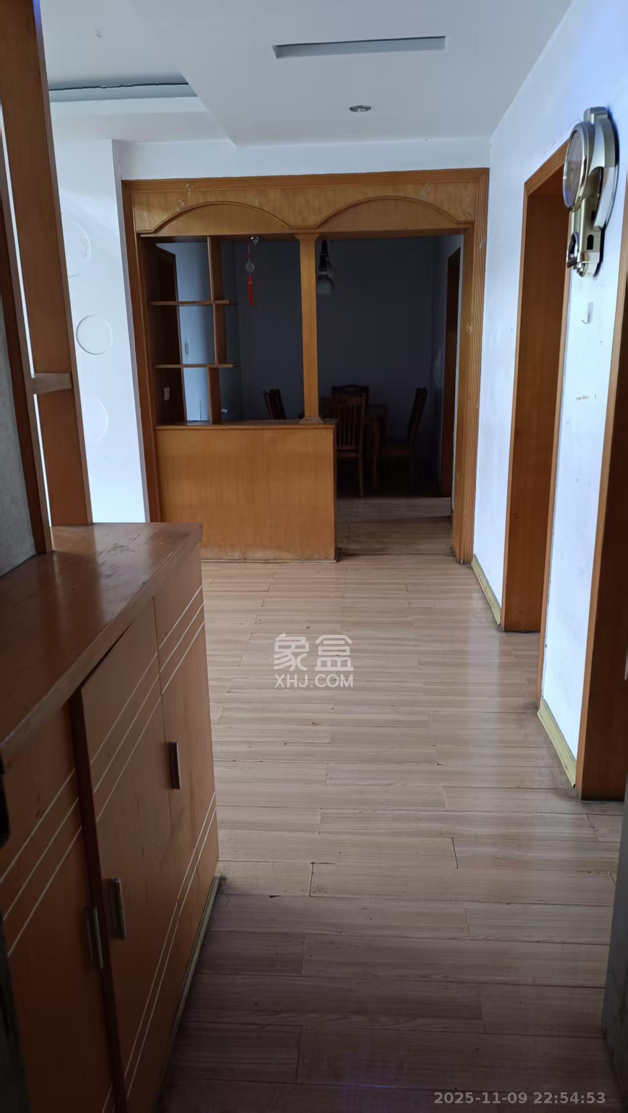 建湘新村 3室1厅1卫 1800.0元/月 建湘新村 3室1厅1卫 1800.0元/月室内图