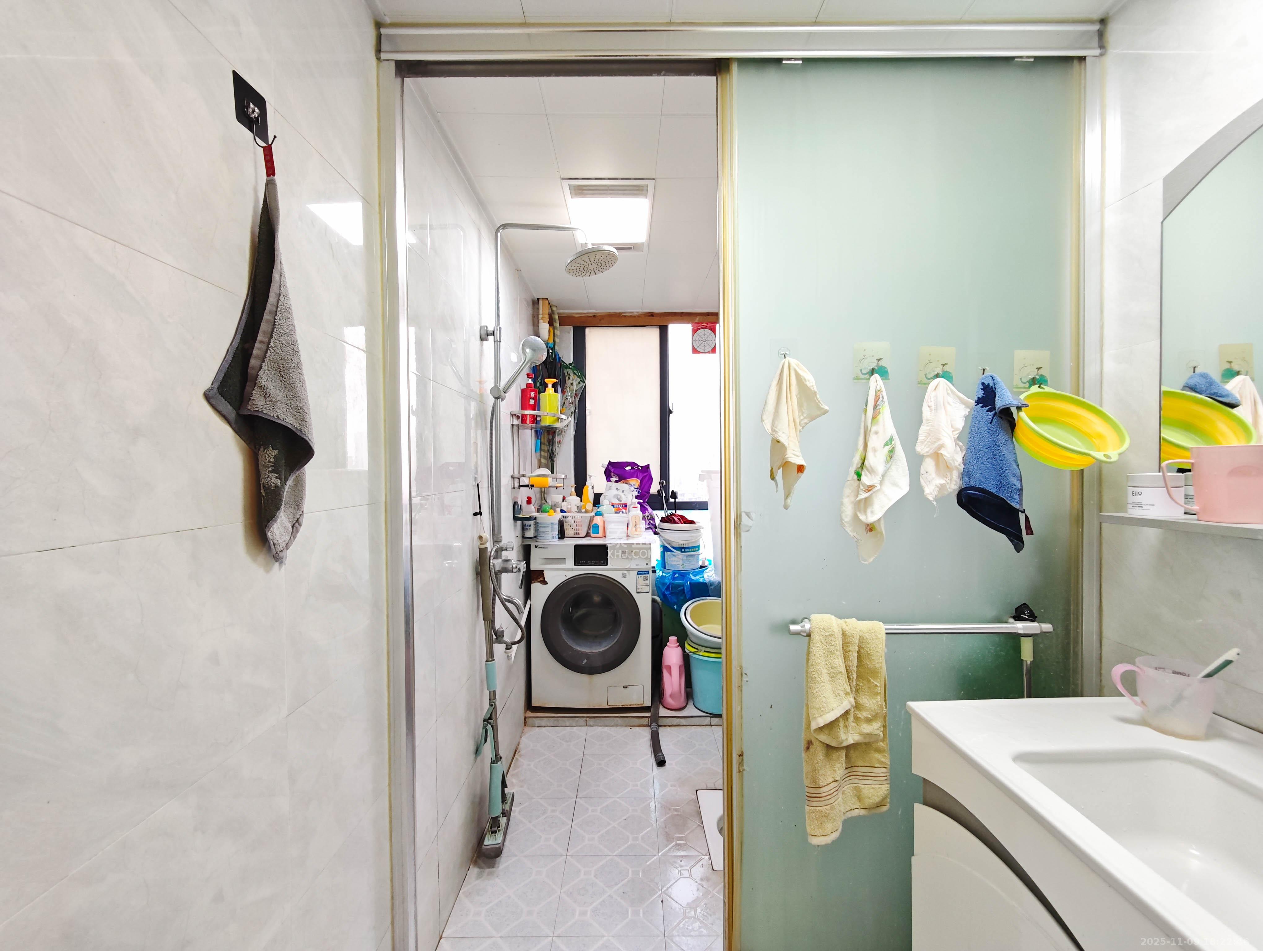 保利城(中航城国际社区、郡原美村) 3室2厅2卫 70.0万 保利城(中航城国际社区、郡原美村) 3室2厅2卫 70.0万卫生间