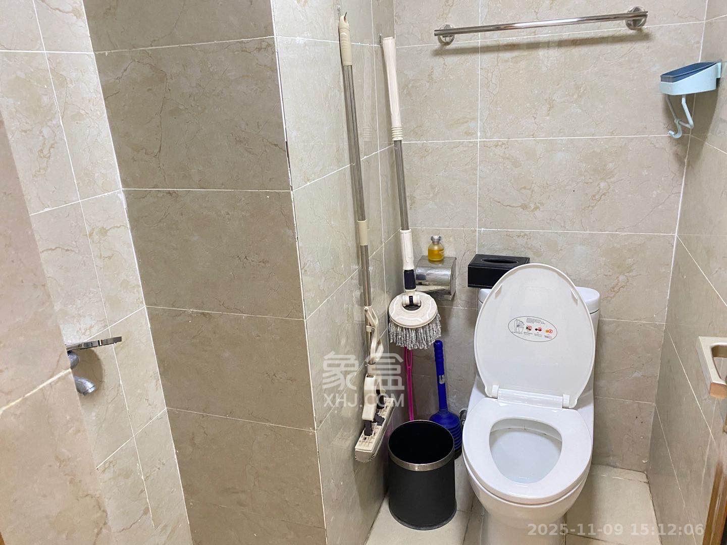 荣泰广场 1室0厅0卫 1400.0元/月 荣泰广场 1室0厅0卫 1400.0元/月室内图