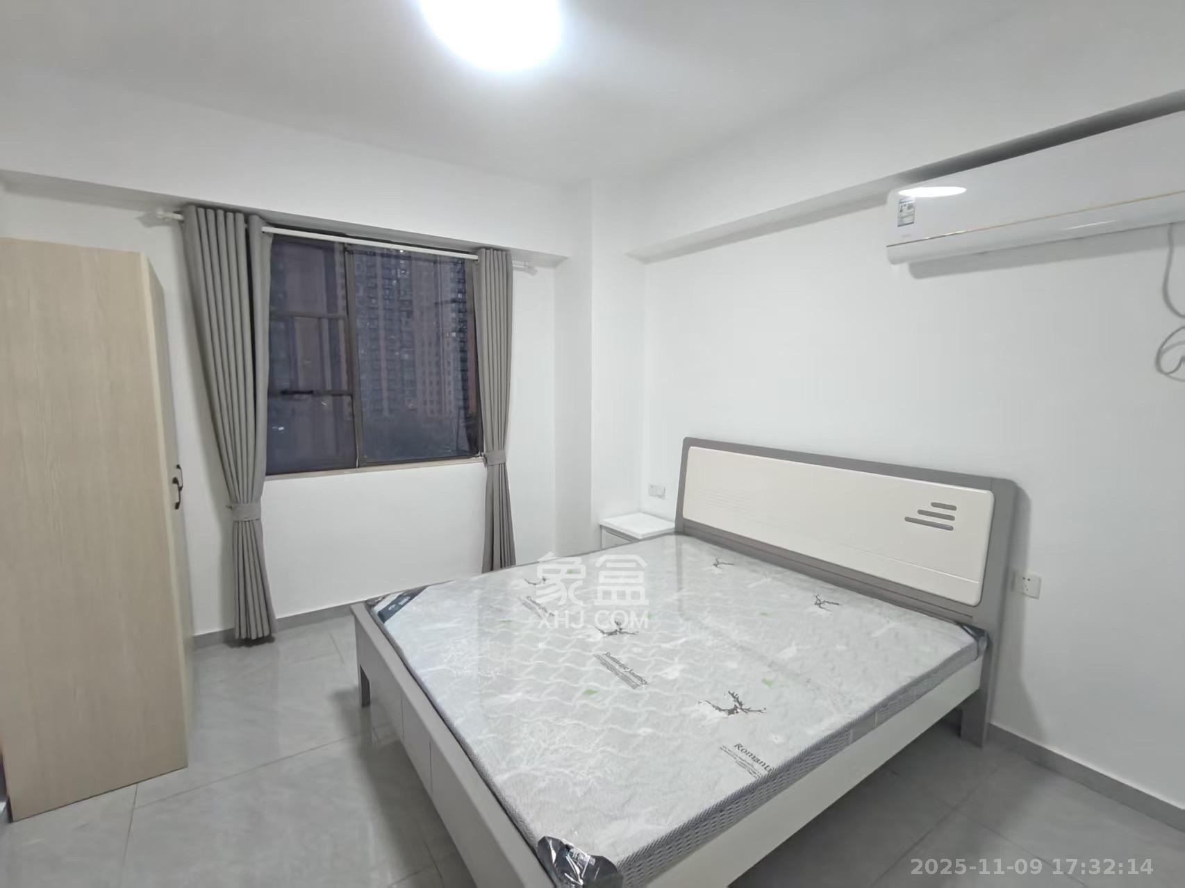 麓谷小镇  3室2厅1卫    2400.0元/月室内图