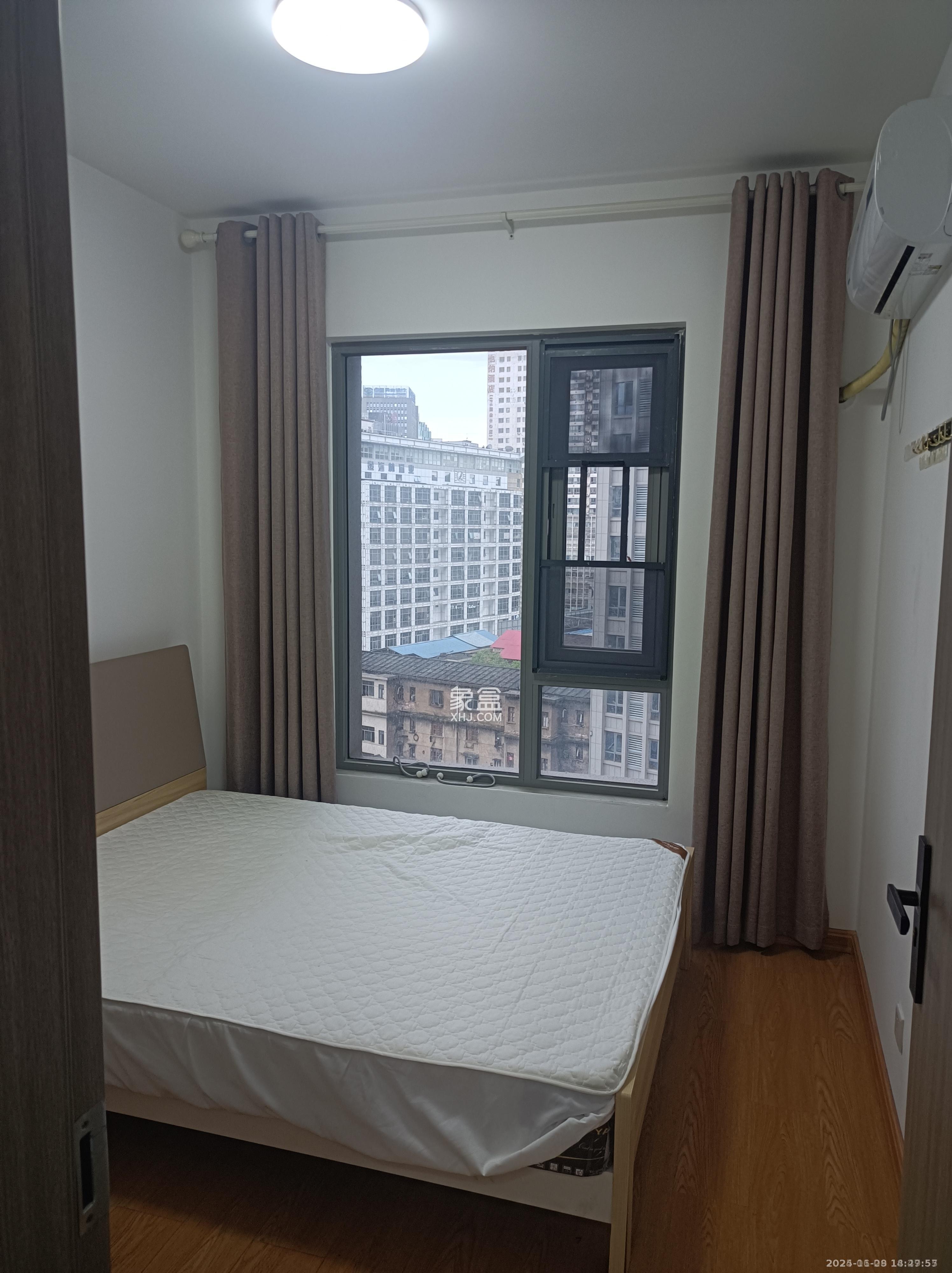 阳光城檀悦  4室2厅2卫    5000.0元/月室内图