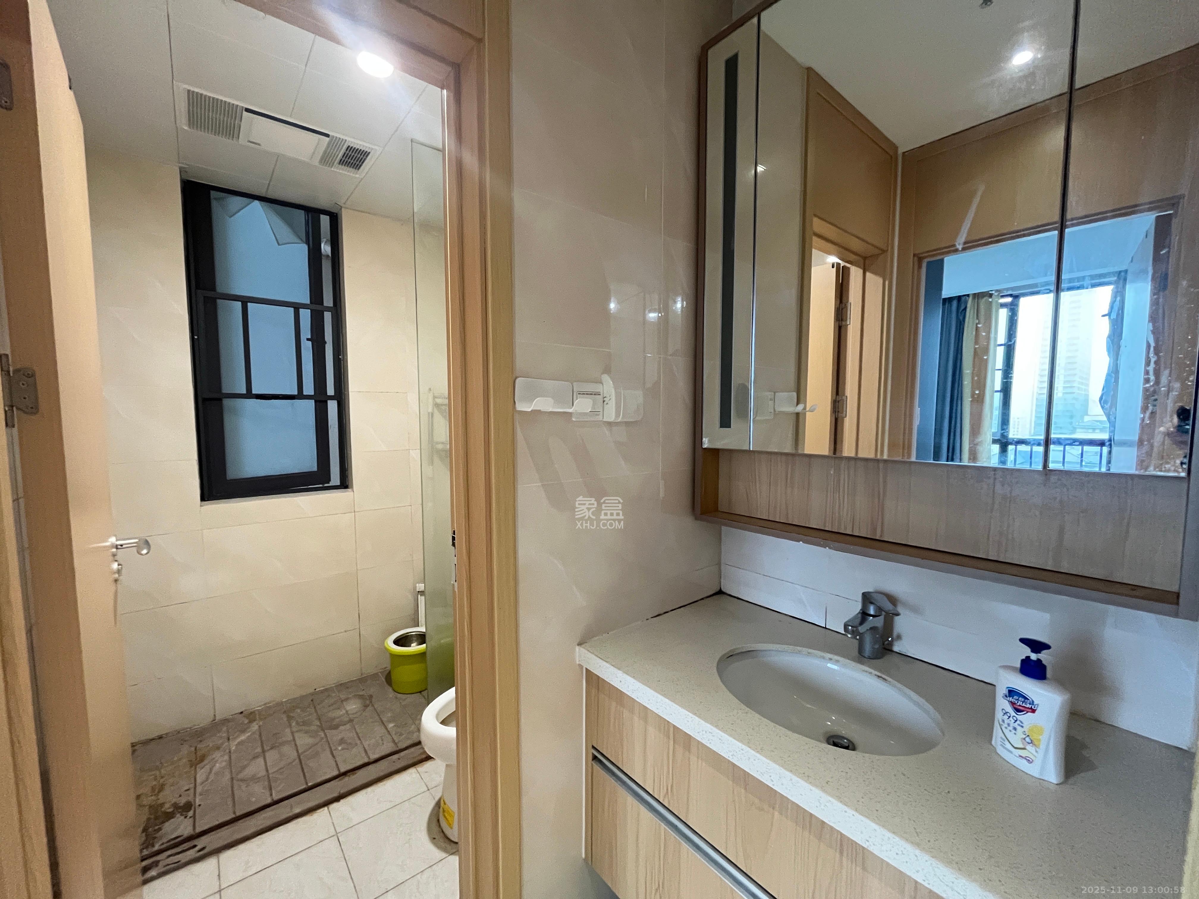 启迪协信中心  2室1厅1卫    2500.0元/月室内图