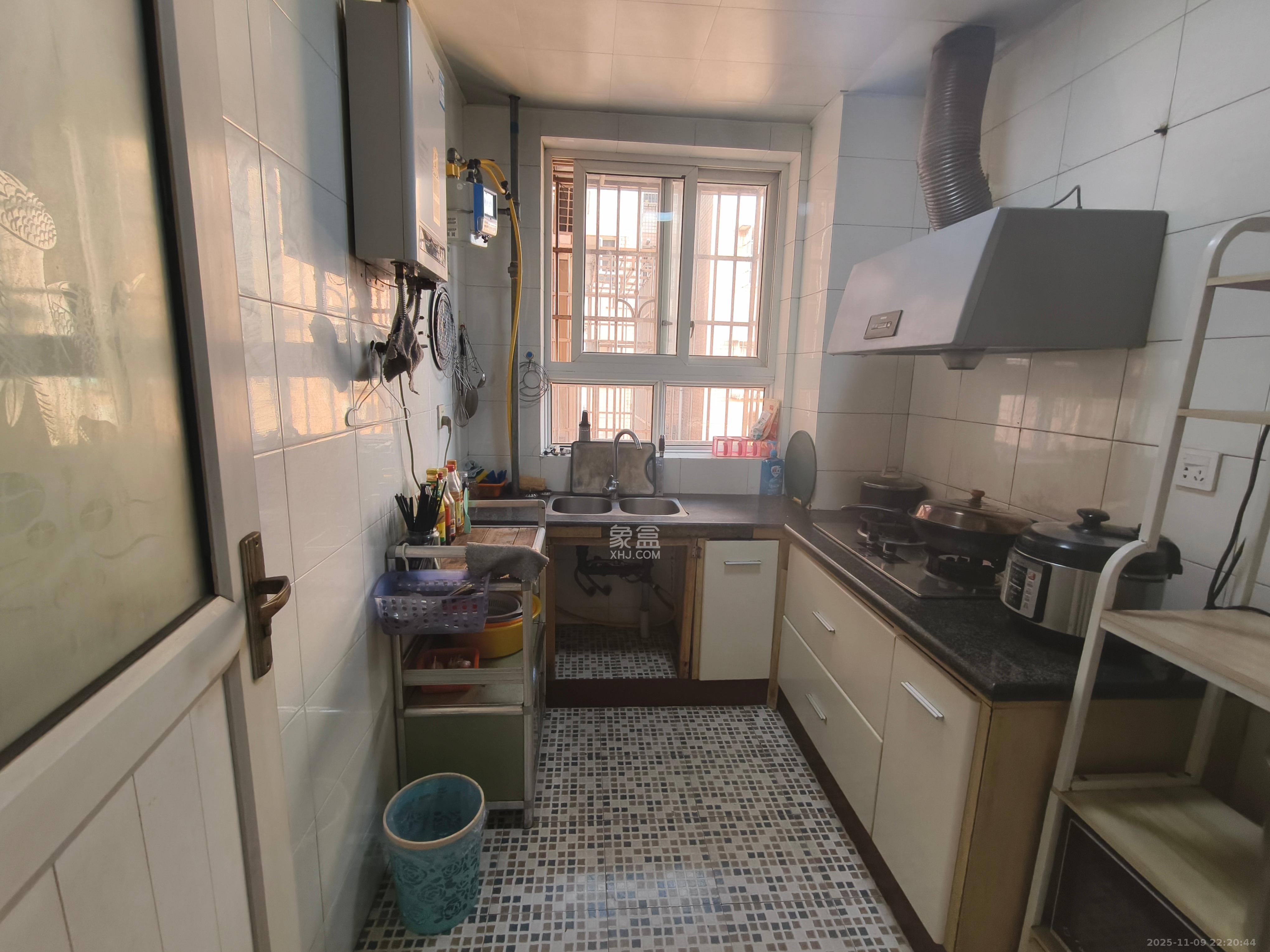 翡翠林居  2室2厅1卫    1800.0元/月室内图