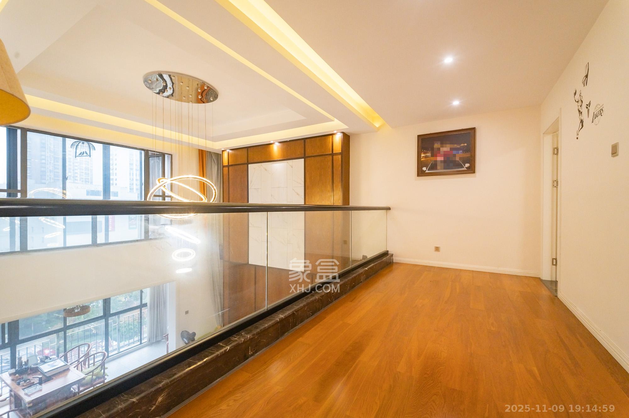 恒基凯旋门一二期  6室2厅2卫    238.0万其他