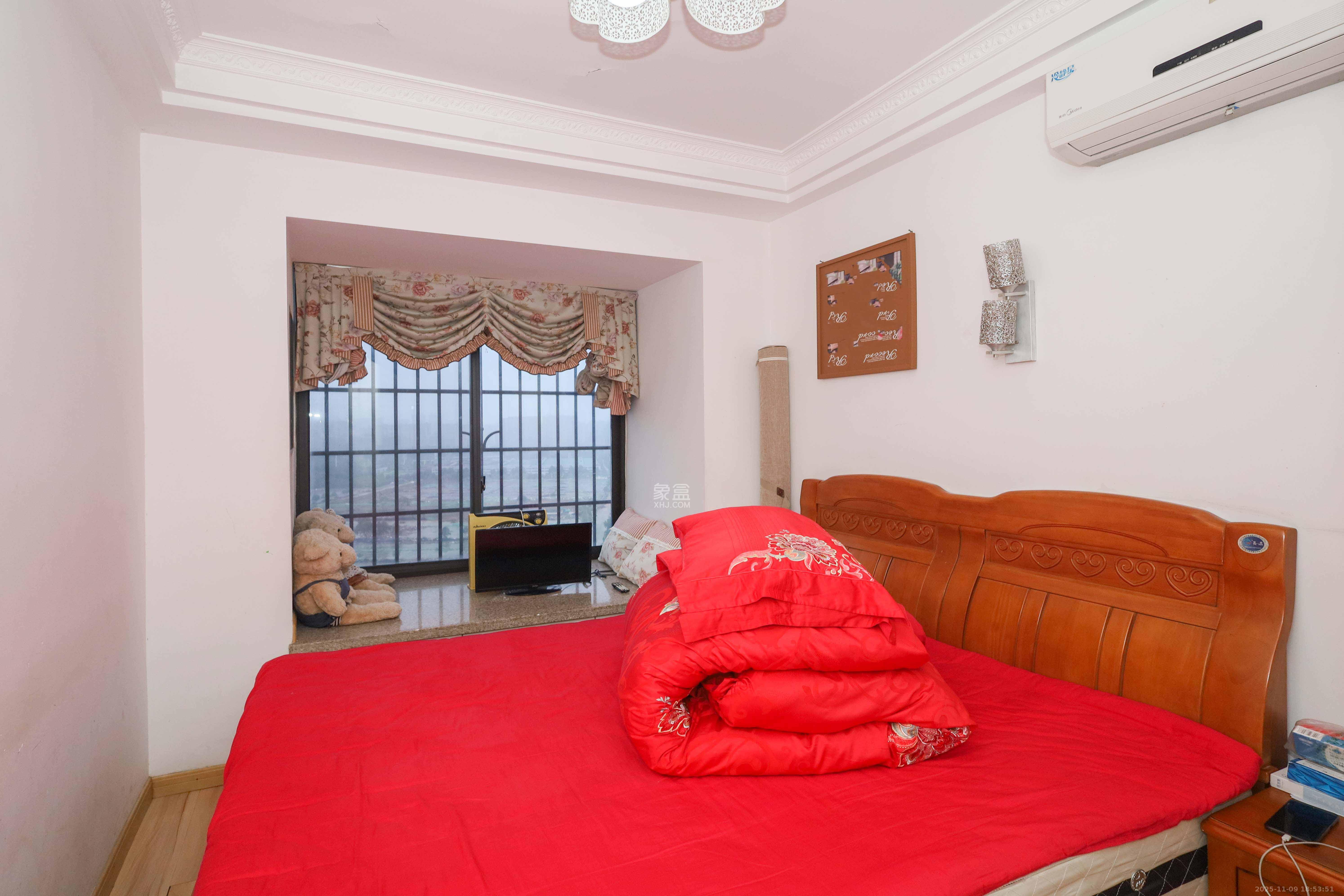 保利麓谷林语F区  3室2厅1卫    95.0万卧室