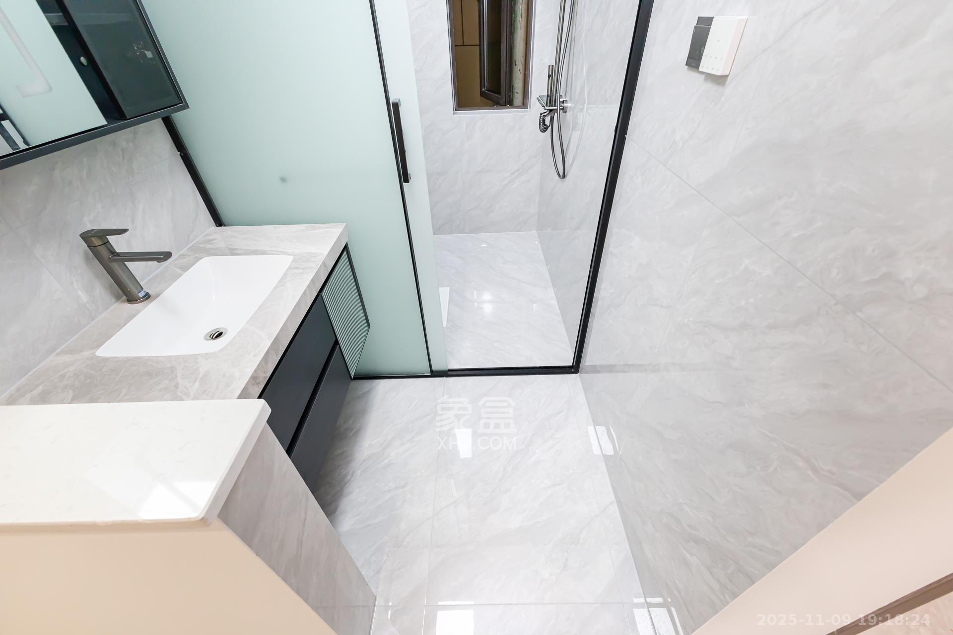 龙湖璟宸原著(龙湖紫宸) 3室2厅2卫 86.8万 龙湖璟宸原著(龙湖紫宸) 3室2厅2卫 86.8万卫生间