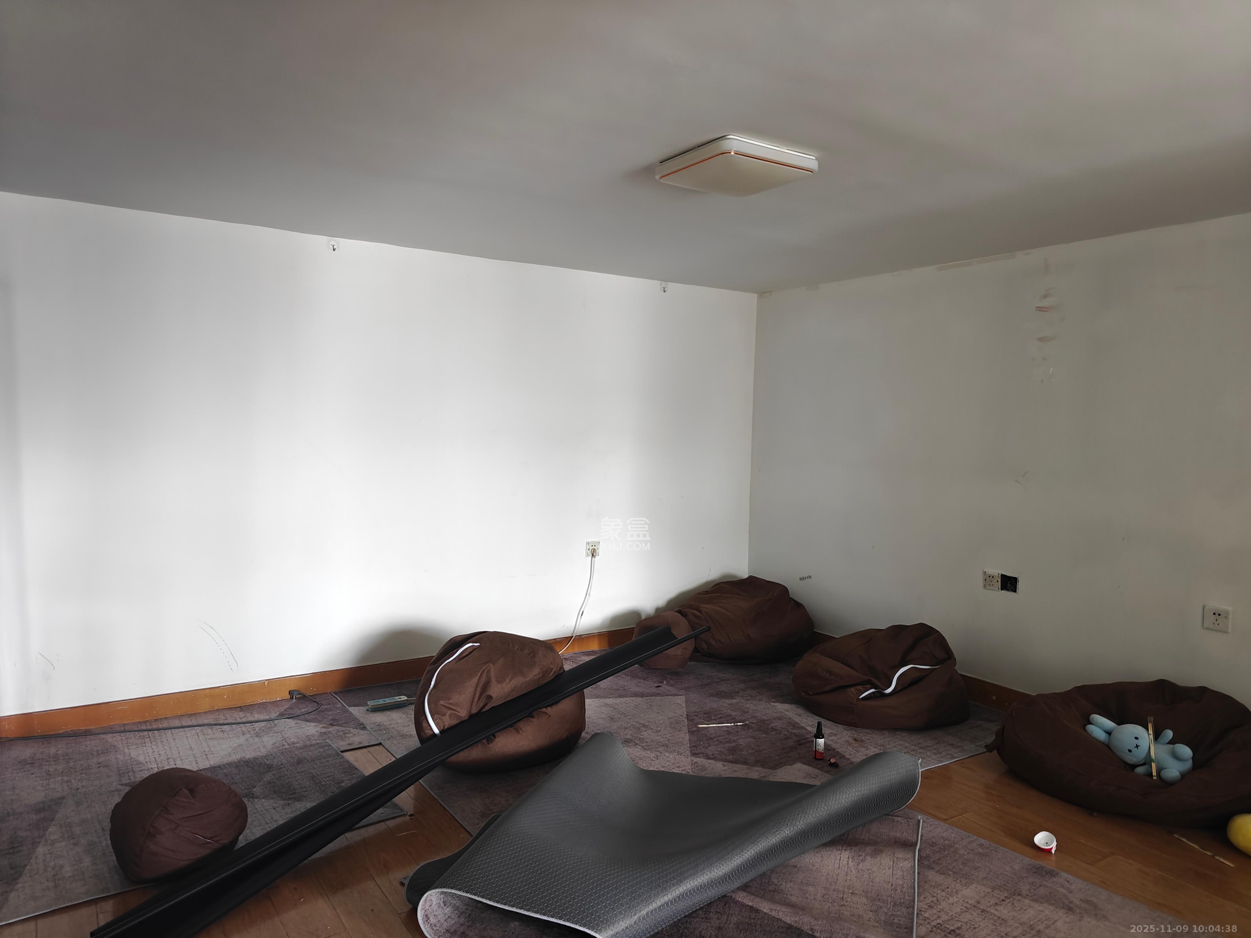 君临天厦  3室1厅1卫    2800.0元/月室内图