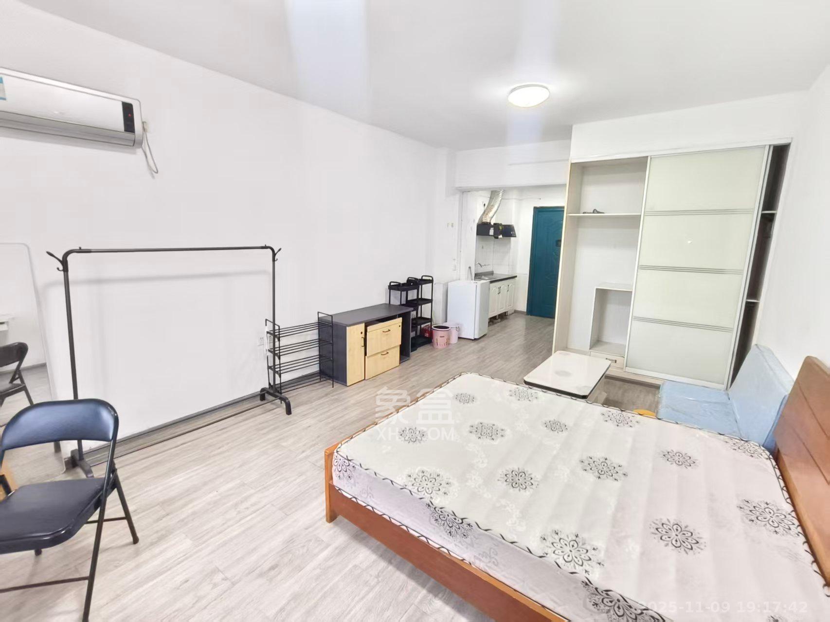 伍家岭生活广场  1室1厅1卫    1200.0元/月室内图