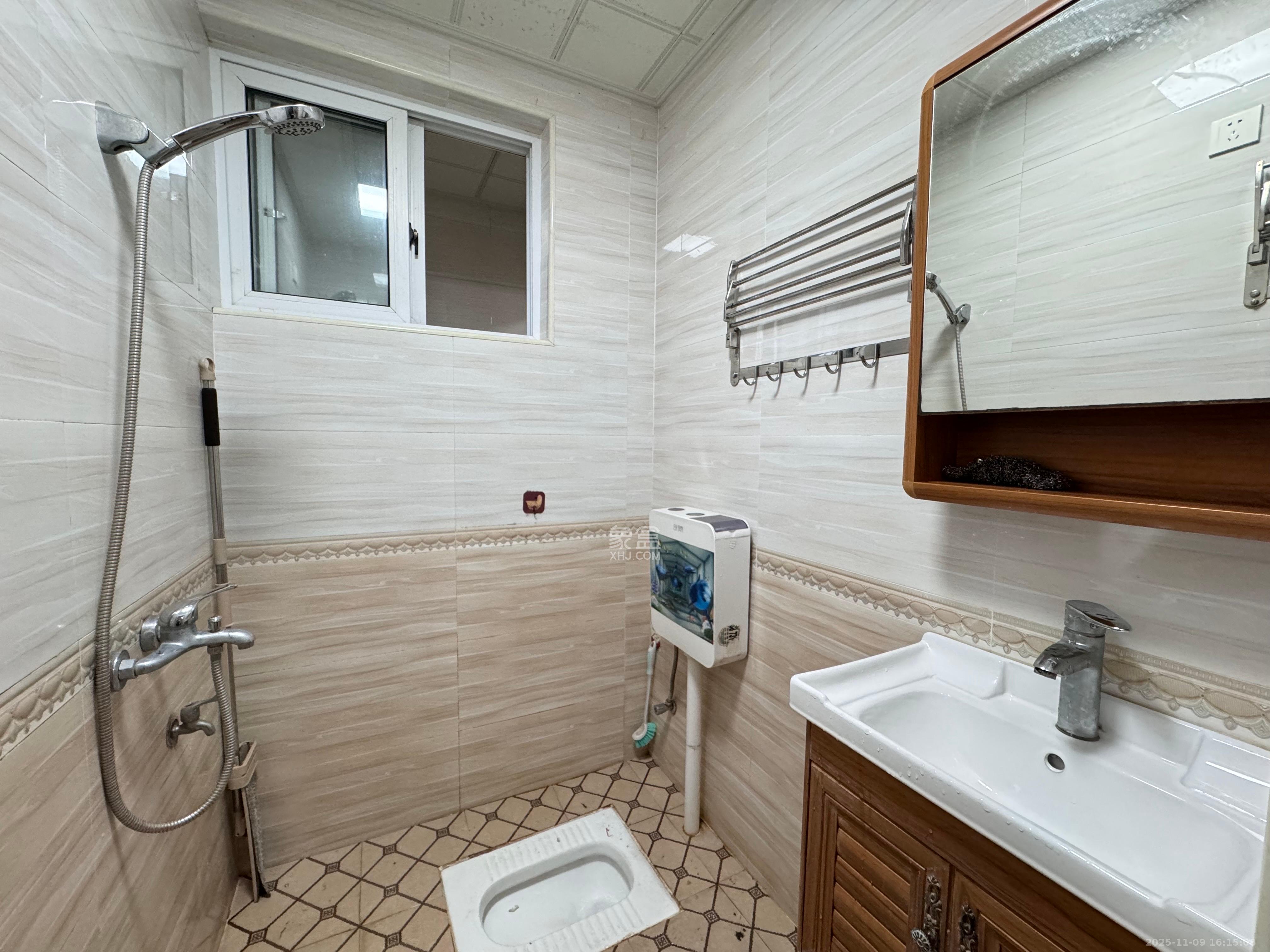 家兴苑 2室2厅1卫 1800.0元/月 家兴苑 2室2厅1卫 1800.0元/月室内图