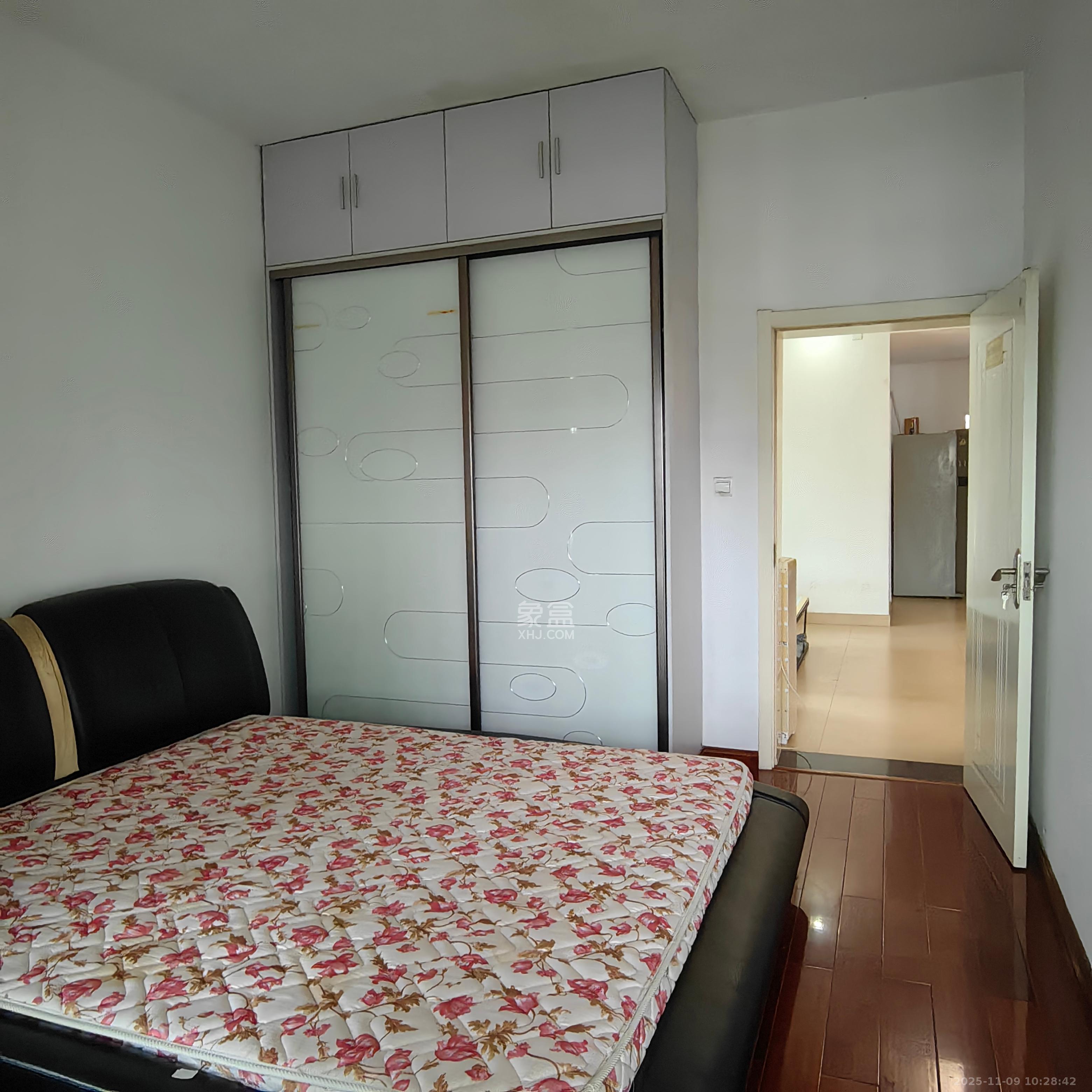 中南汽车世界 3室2厅1卫 1200.0元/月 中南汽车世界 3室2厅1卫 1200.0元/月室内图