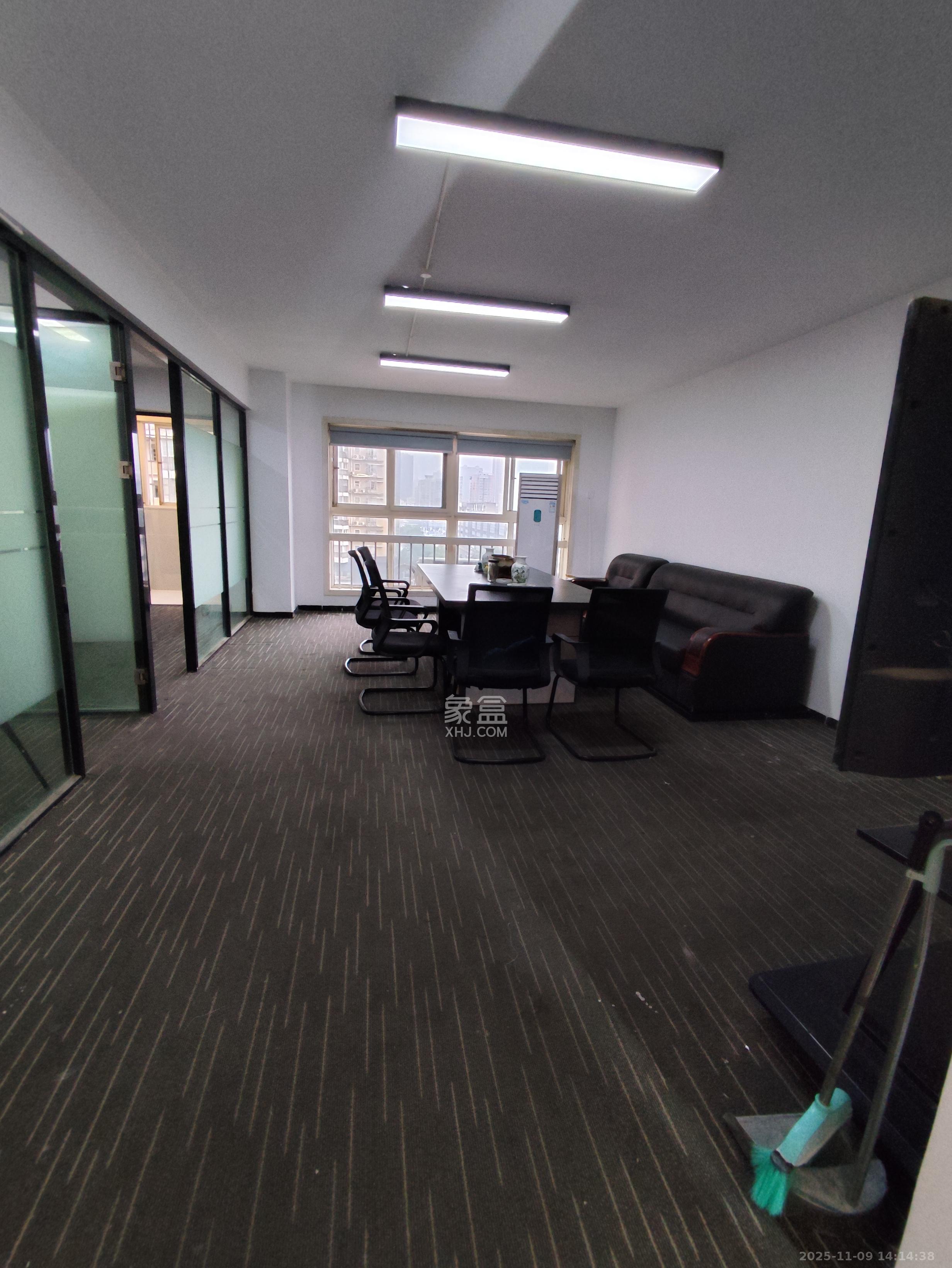 天心电脑城（朝阳丽景，朝阳丽园）  3室2厅2卫    2480.0元/月室内图