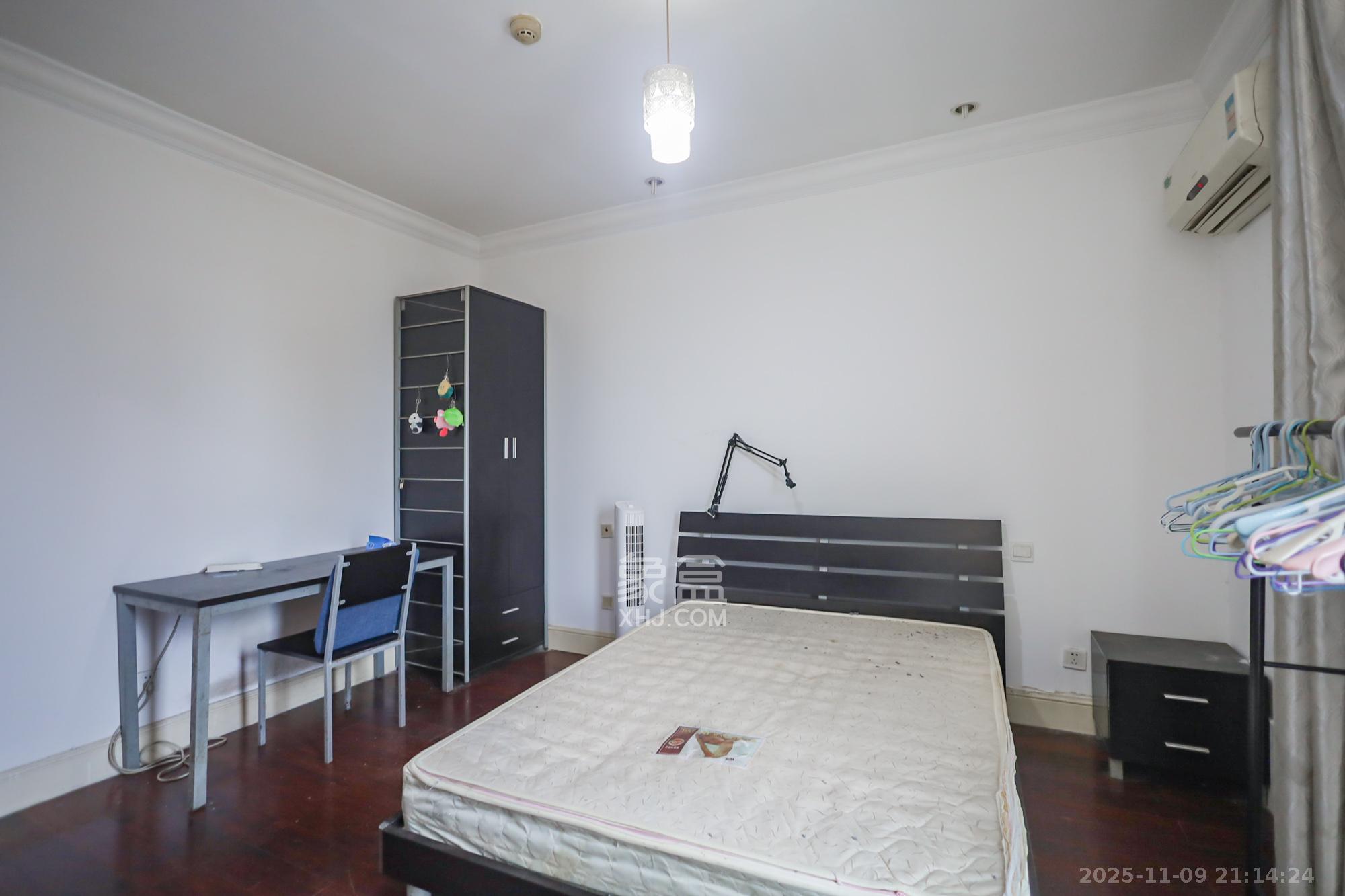 郡原广场  1室1厅1卫    25.0万其他