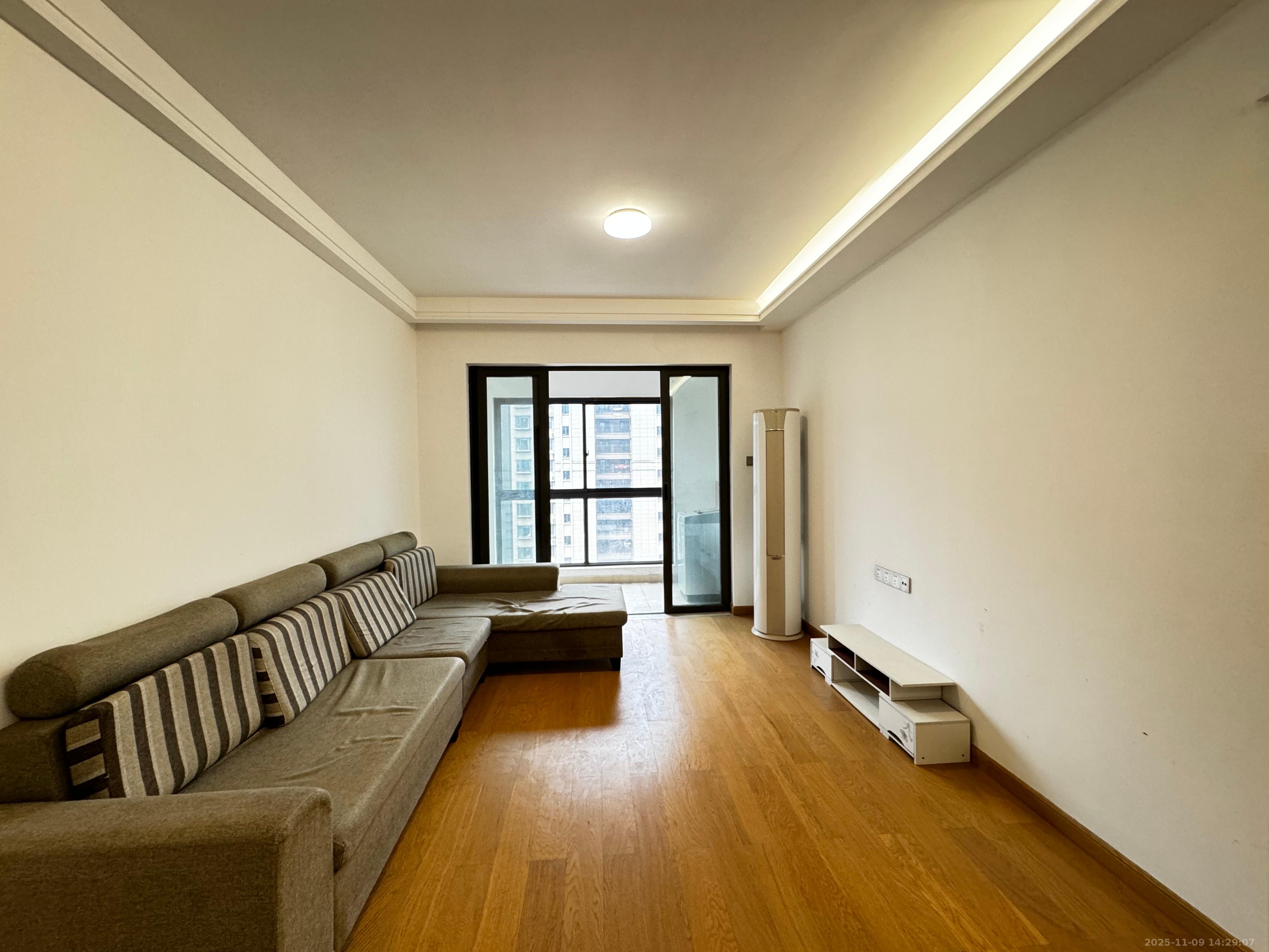 阳光城尚东湾青柠园  3室2厅1卫    2200.0元/月室内图1