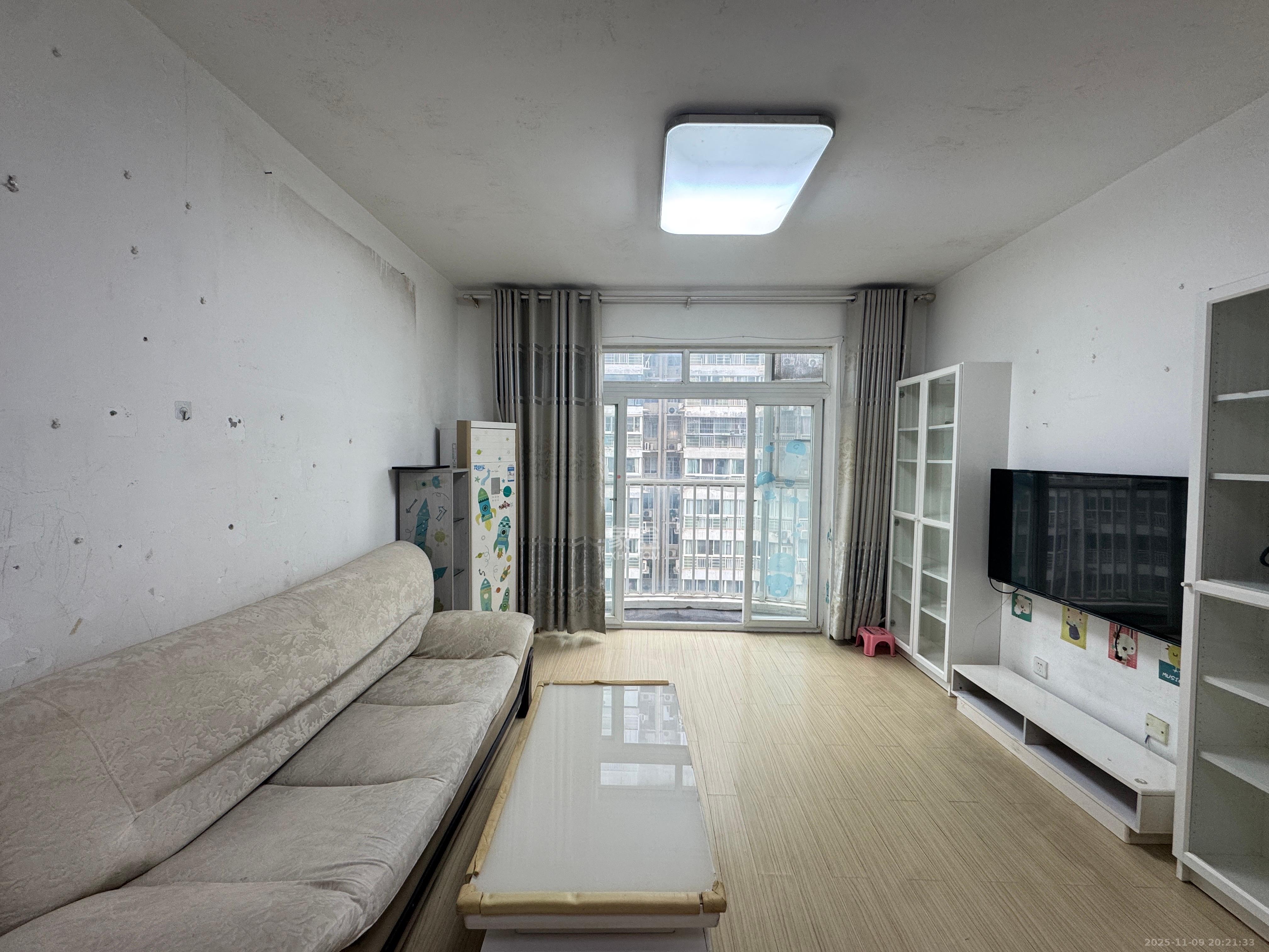 星语林名园  2室2厅1卫    1800.0元/月