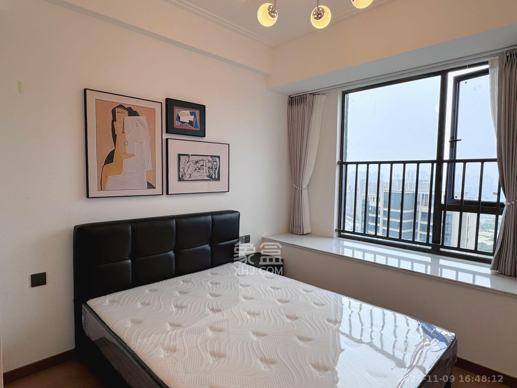 绿地V岛  4室2厅2卫    4700.0元/月室内图