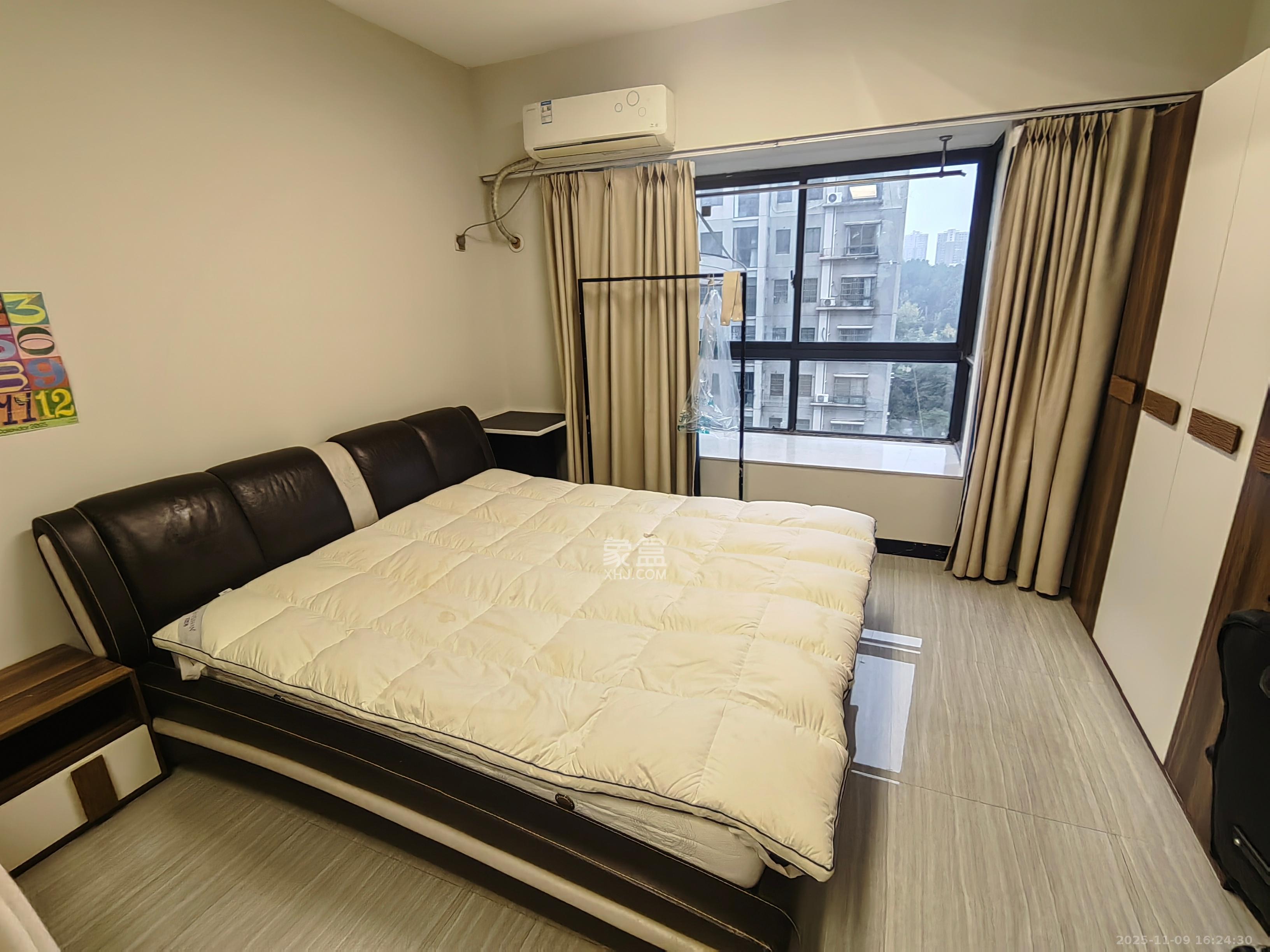 世纪桃花苑  1室0厅1卫    1300.0元/月室内图