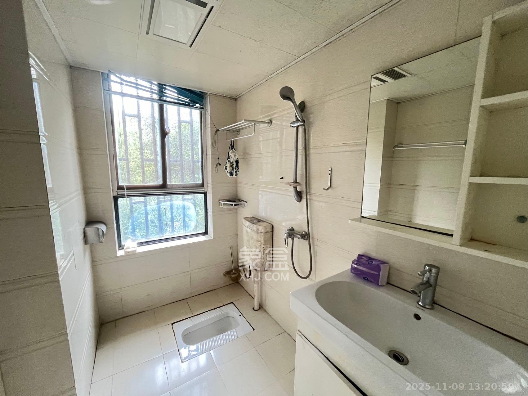 保利麓谷林语A区 3室2厅2卫 2000.0元/月 保利麓谷林语A区 3室2厅2卫 2000.0元/月室内图