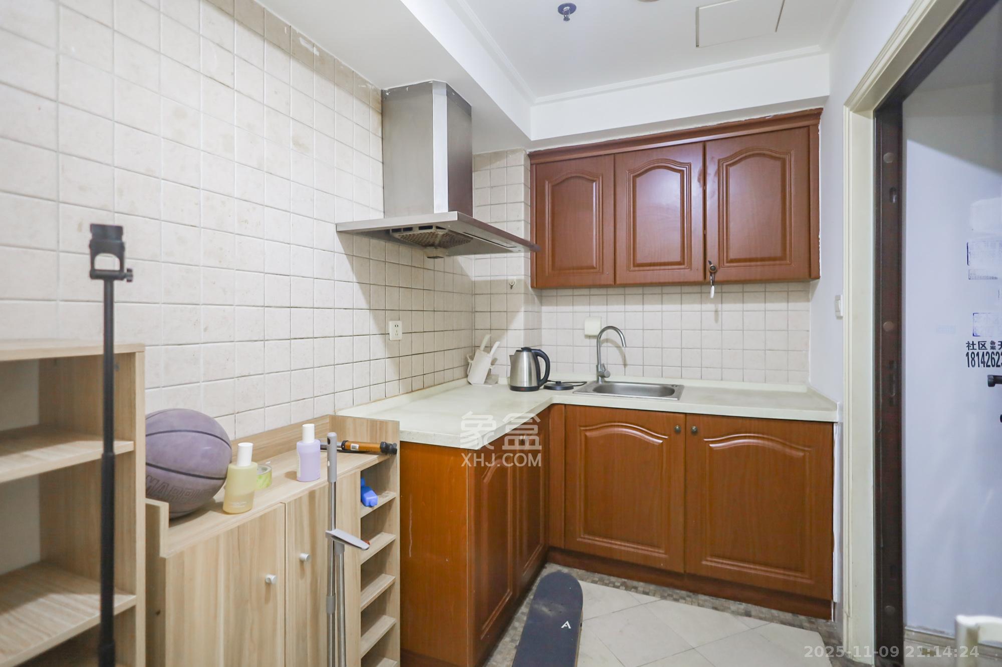 郡原广场  1室1厅1卫    25.0万其他