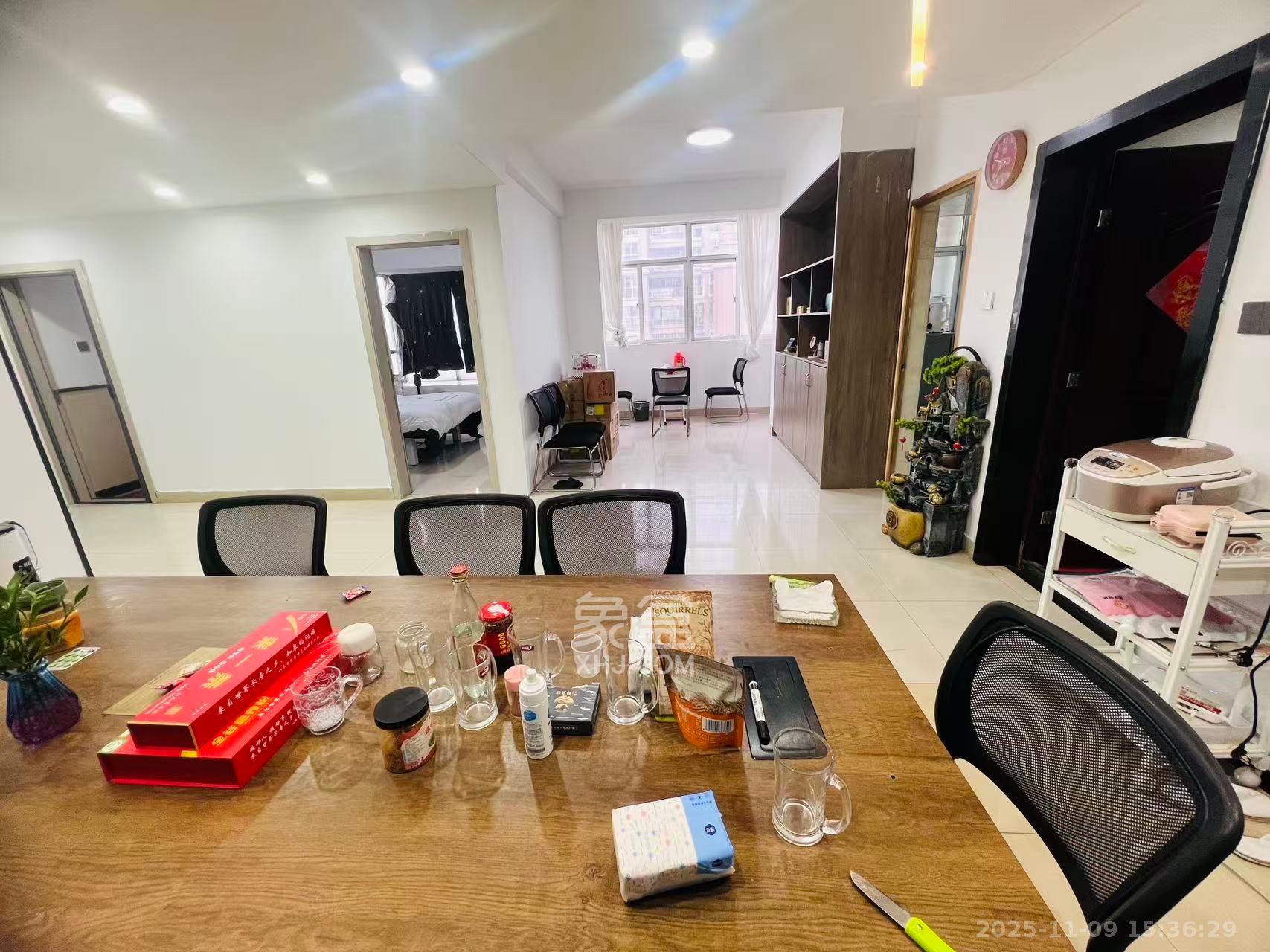 上河国际F座  3室2厅2卫    3200.0元/月室内图