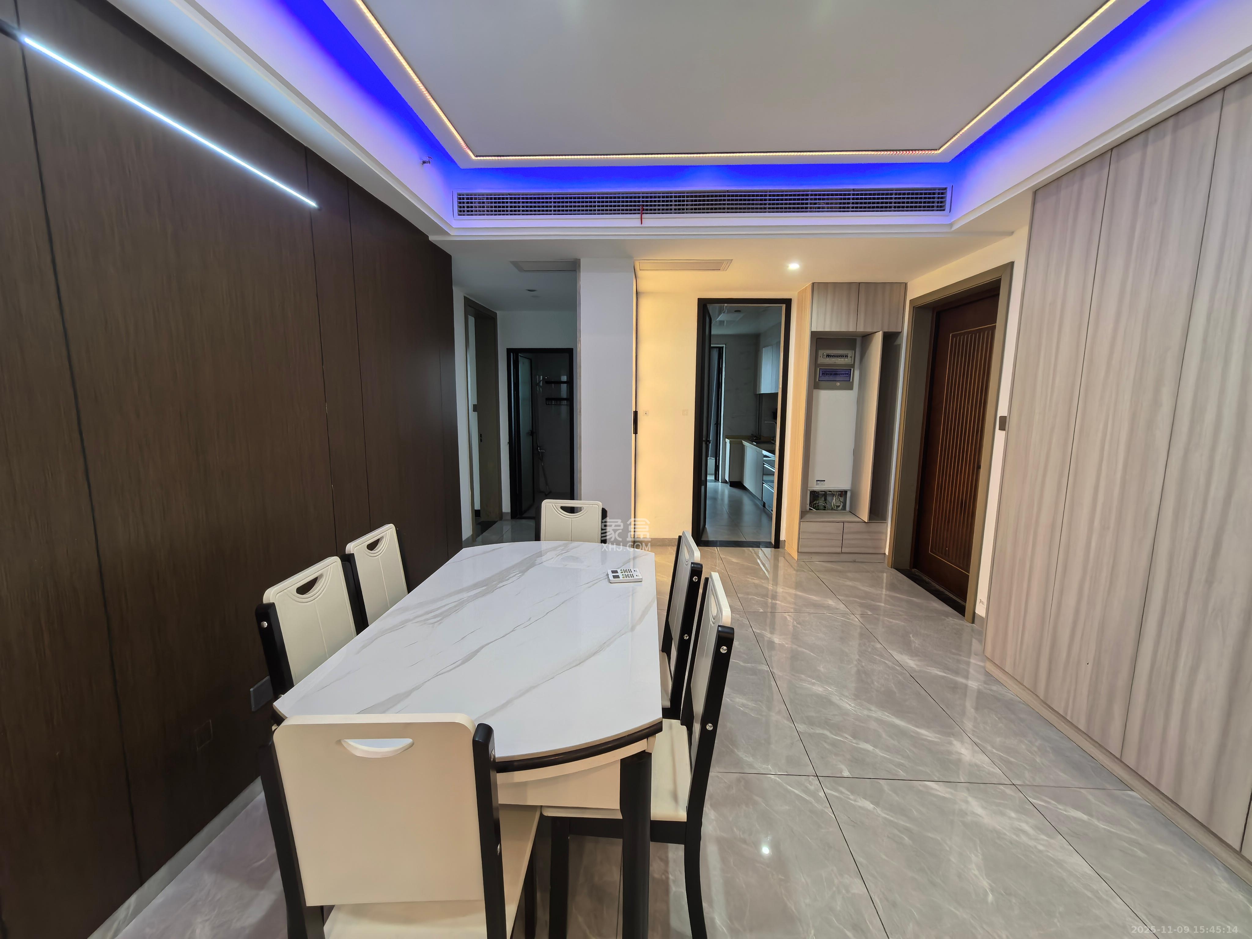 远洋外滩壹号  4室2厅2卫    4900.0元/月室内图