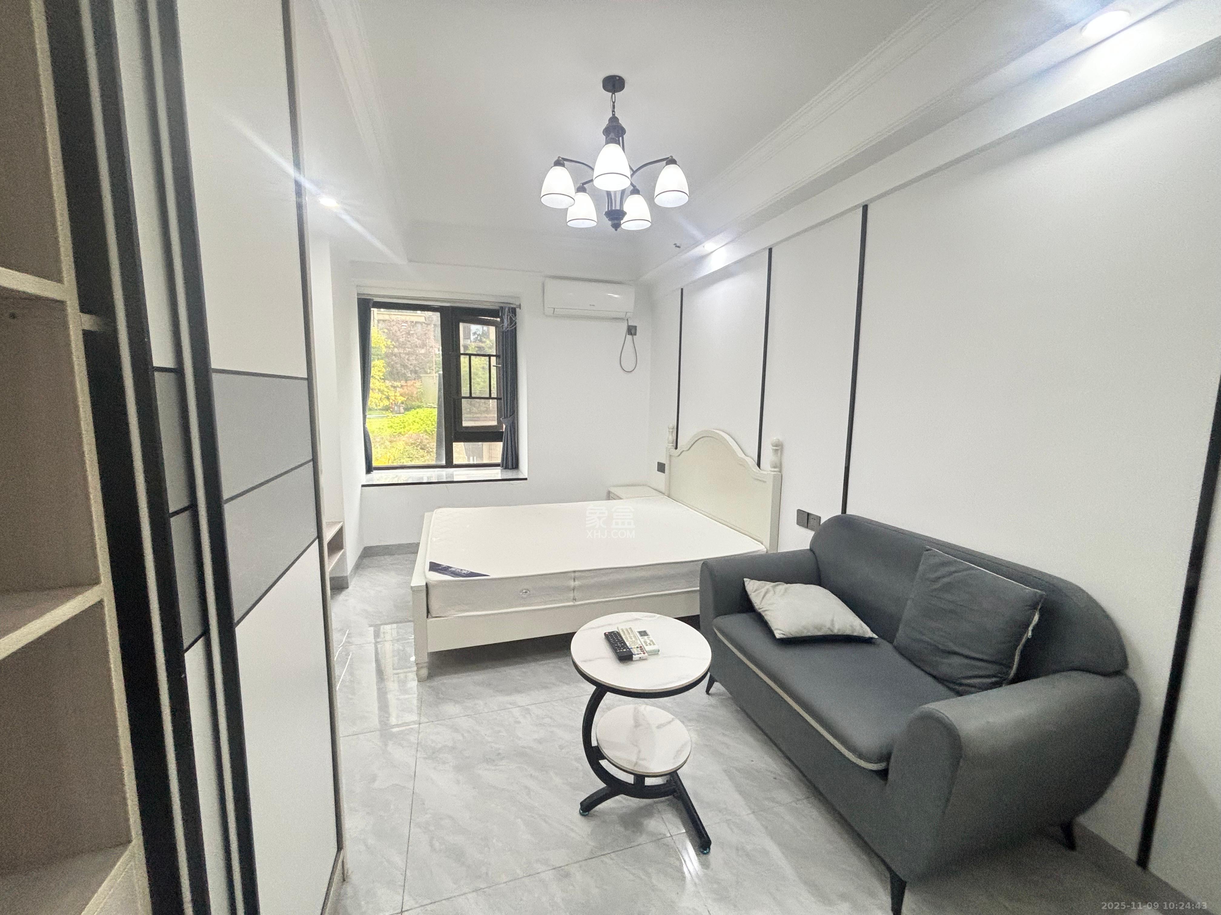 保利海德公园  1室1厅1卫    1600.0元/月