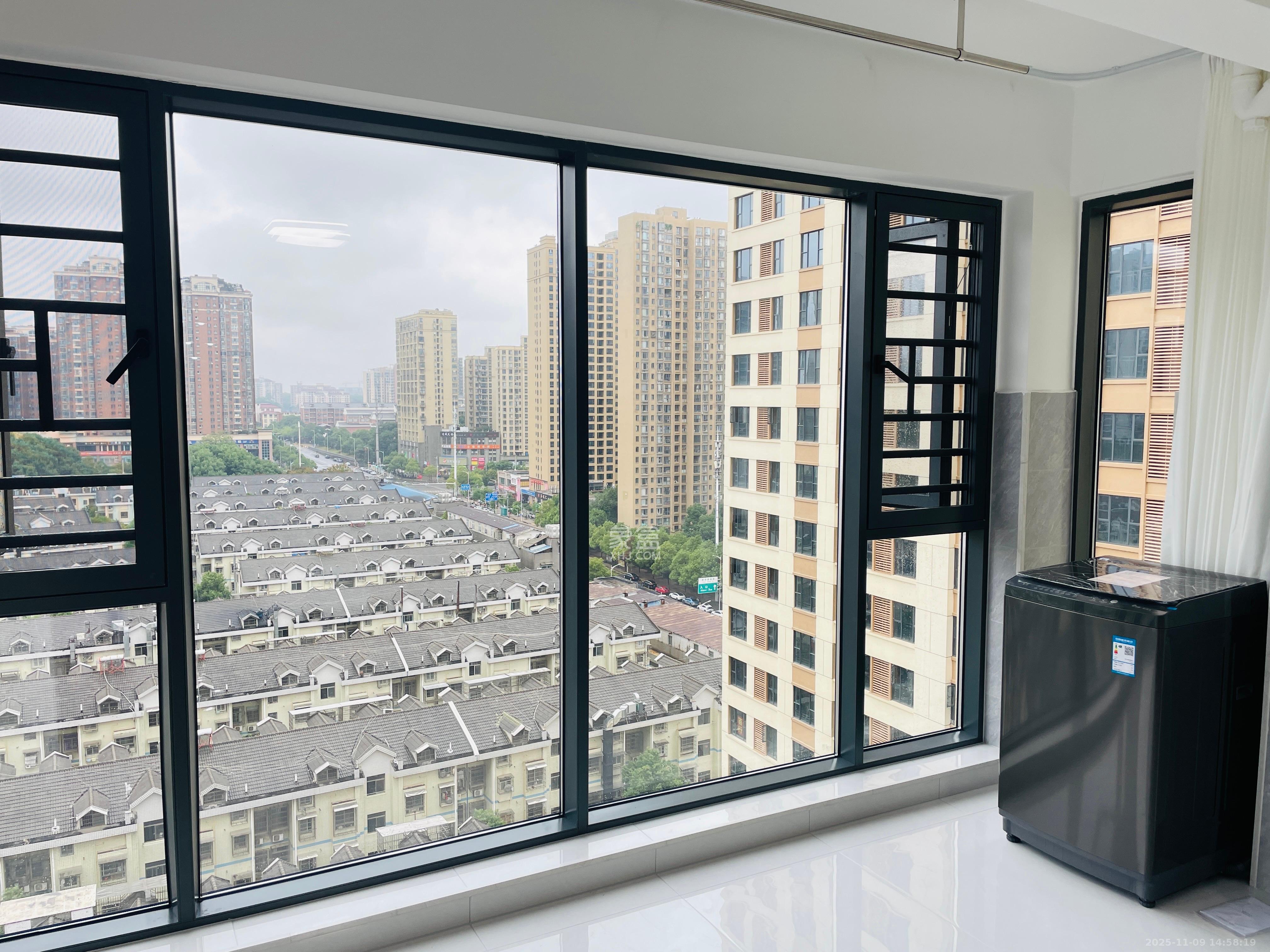 金石蓉园  3室2厅1卫    2800.0元/月室内图