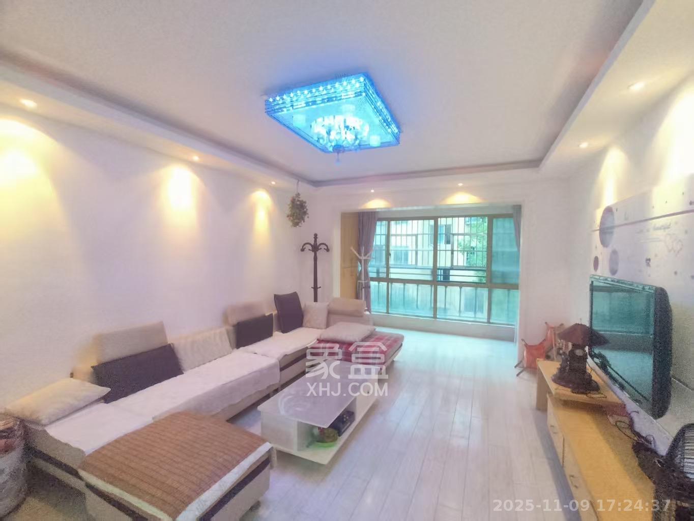 红树湾  1室2厅2卫    2000.0元/月