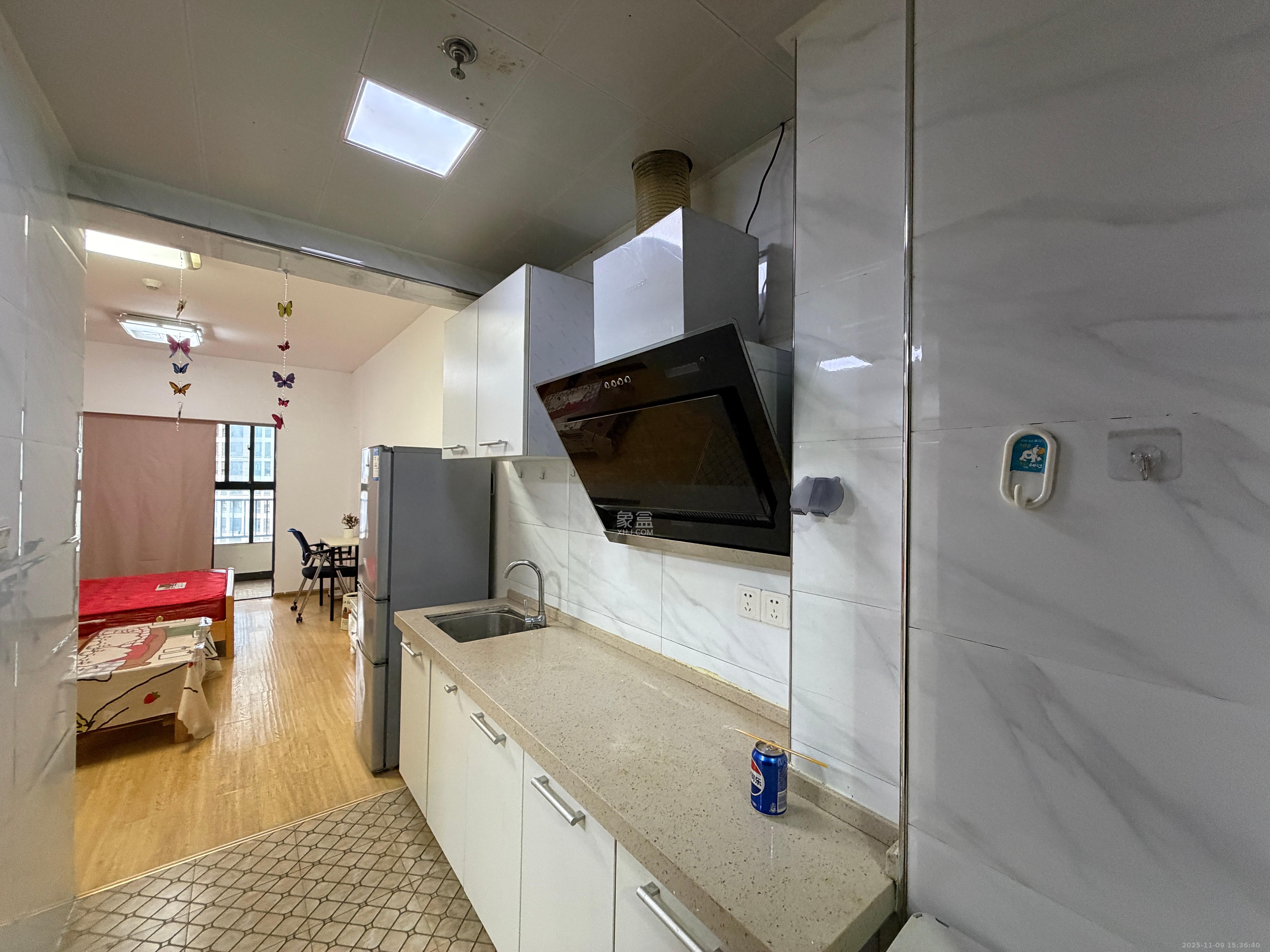 保利麓谷林语I区  1室1厅1卫    1350.0元/月室内图