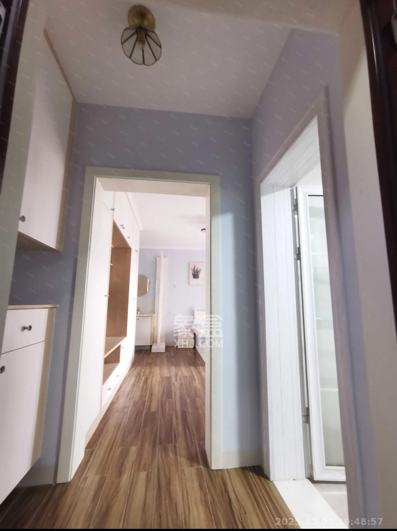 九龙领仕汇  1室1厅1卫    1200.0元/月室内图