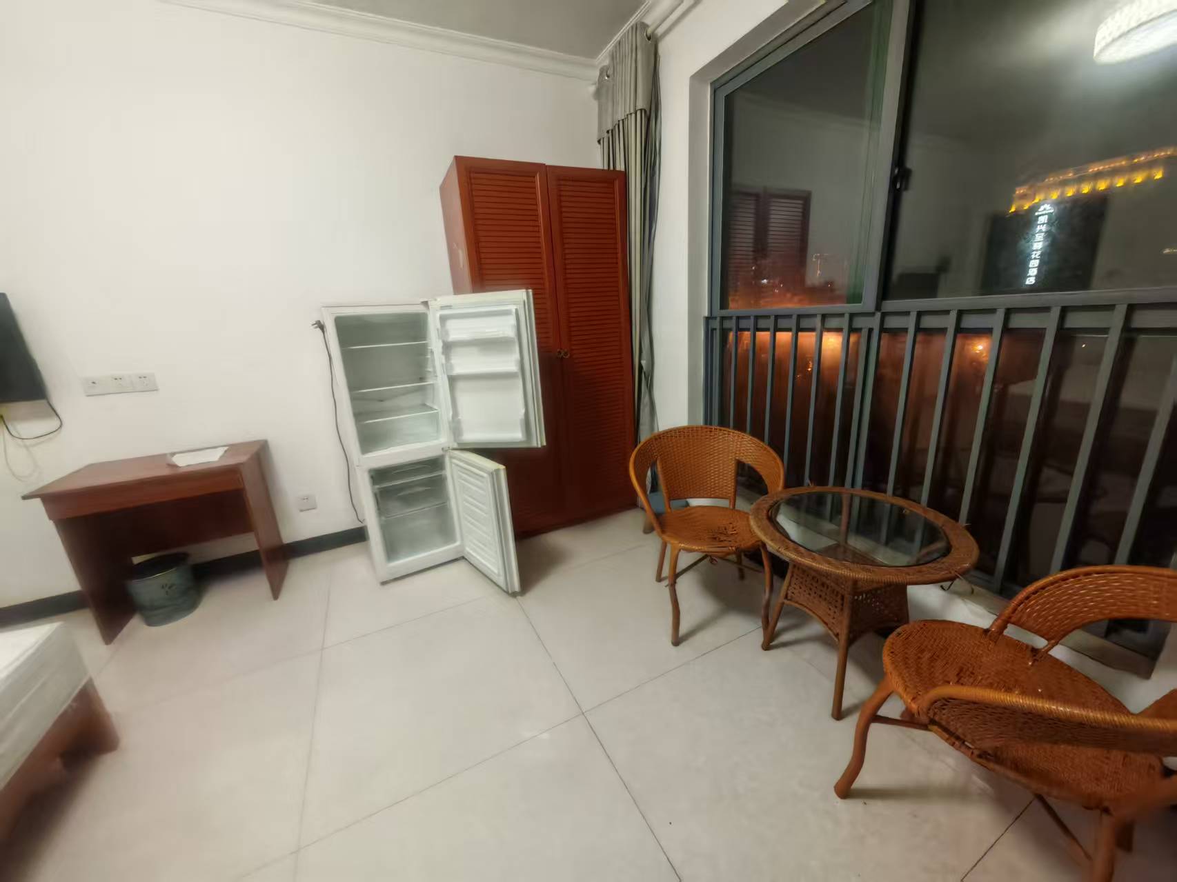 鹏利广场 1室1厅1卫 900.0元/月 鹏利广场 1室1厅1卫 900.0元/月室内图