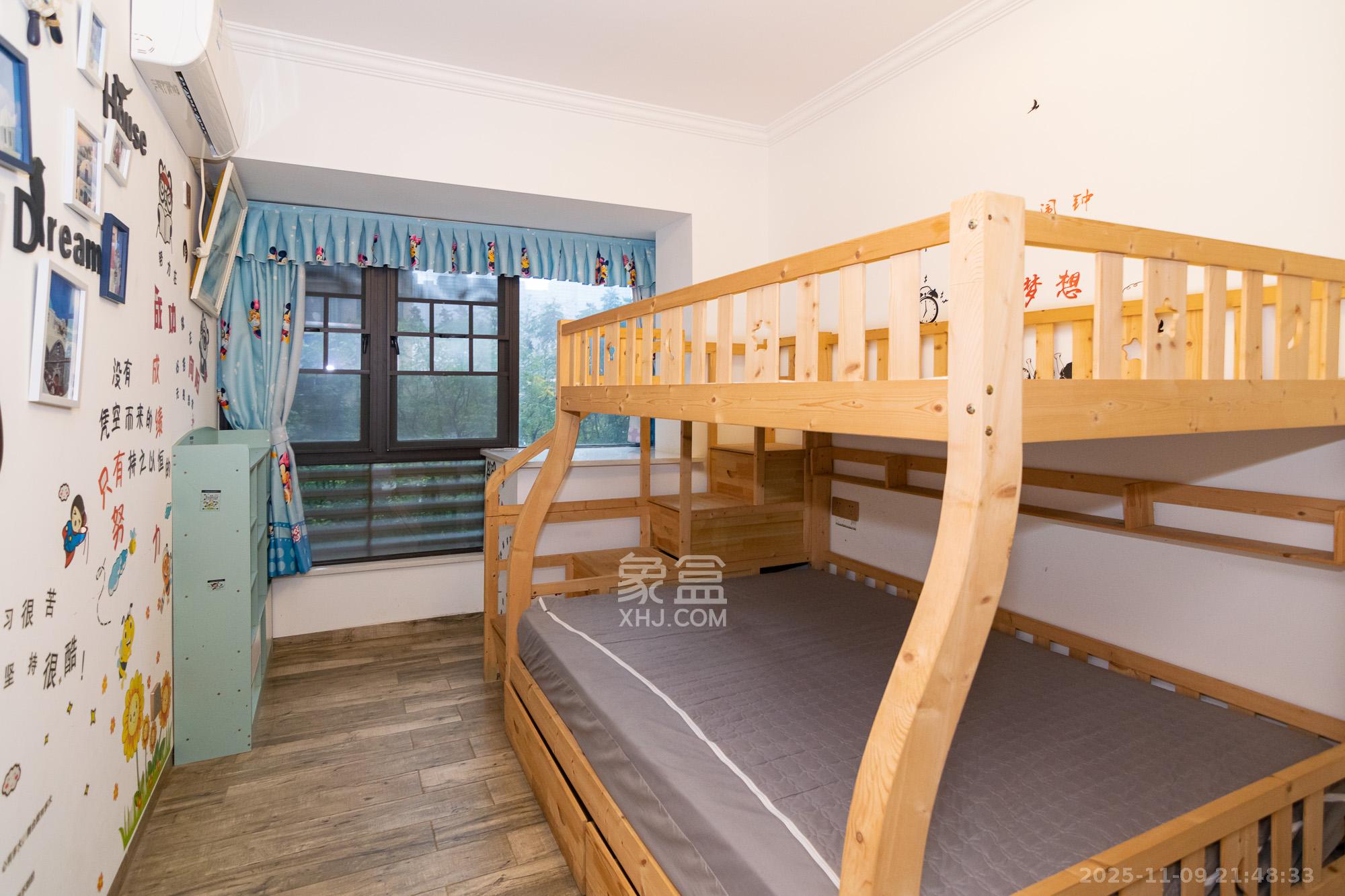 三润城(三润星城) 3室2厅2卫 90.0万 三润城(三润星城) 3室2厅2卫 90.0万卧室