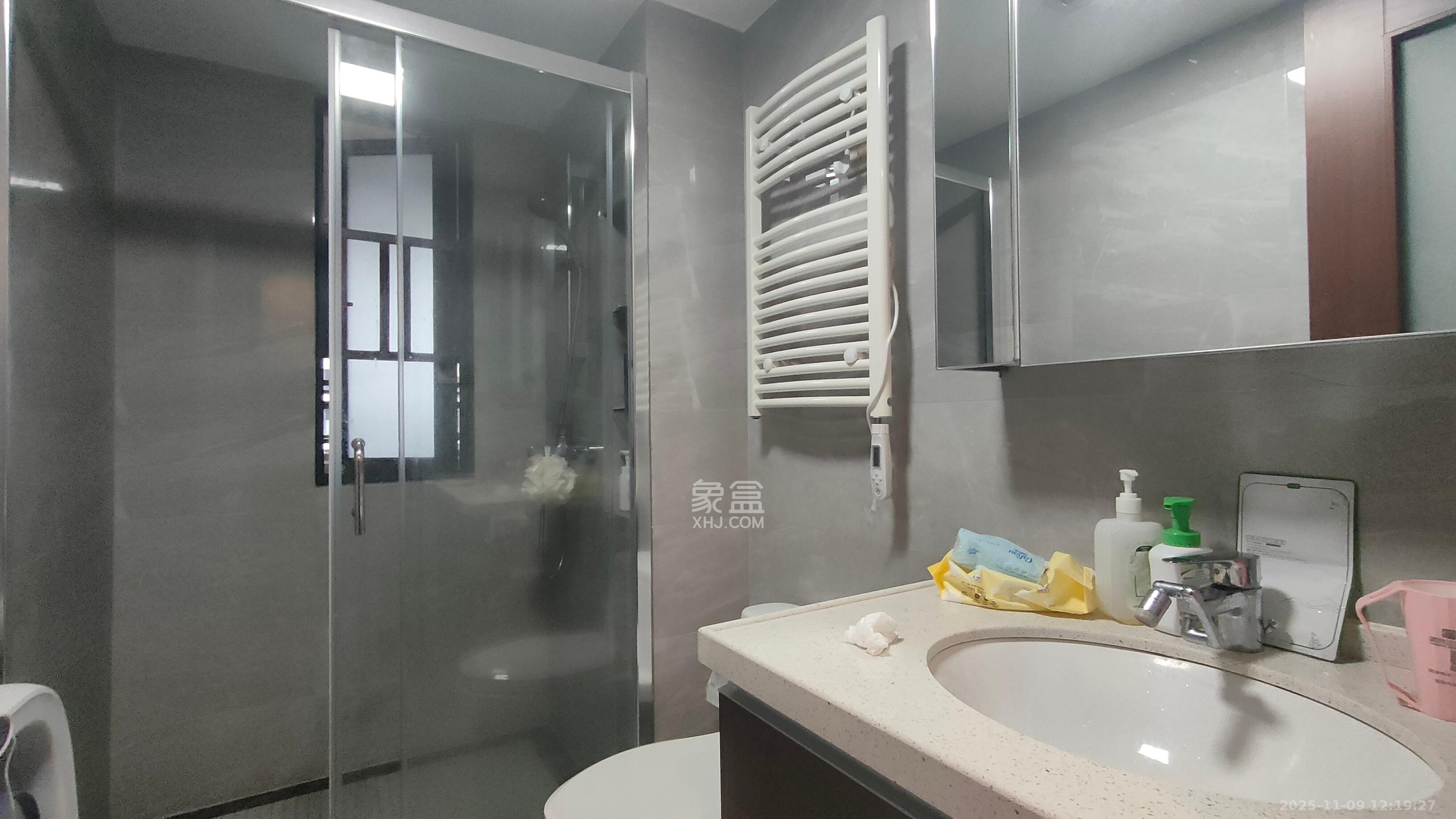 绿地长沙城际空间站(绿地新里佳苑) 3室2厅2卫 3000.0元/月 绿地长沙城际空间站(绿地新里佳苑) 3室2厅2卫 3000.0元/月室内图