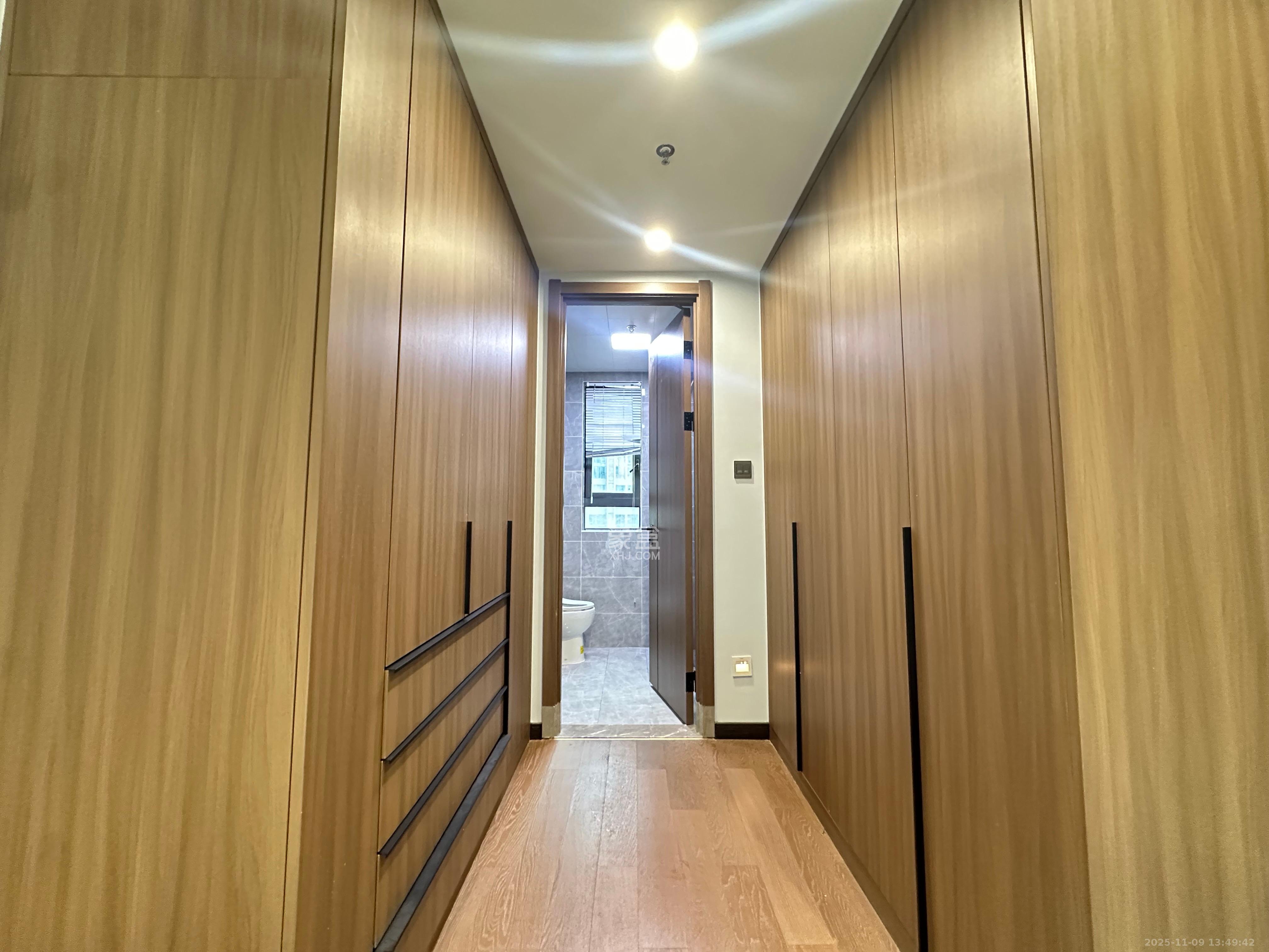 卓越中寰  4室2厅2卫    5800.0元/月室内图