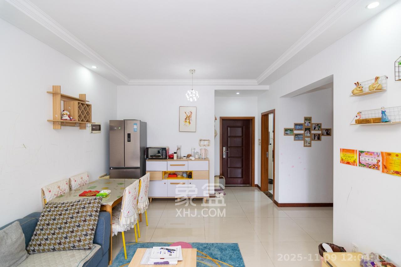 澳海澜庭  2室2厅1卫    1600.0元/月室内图