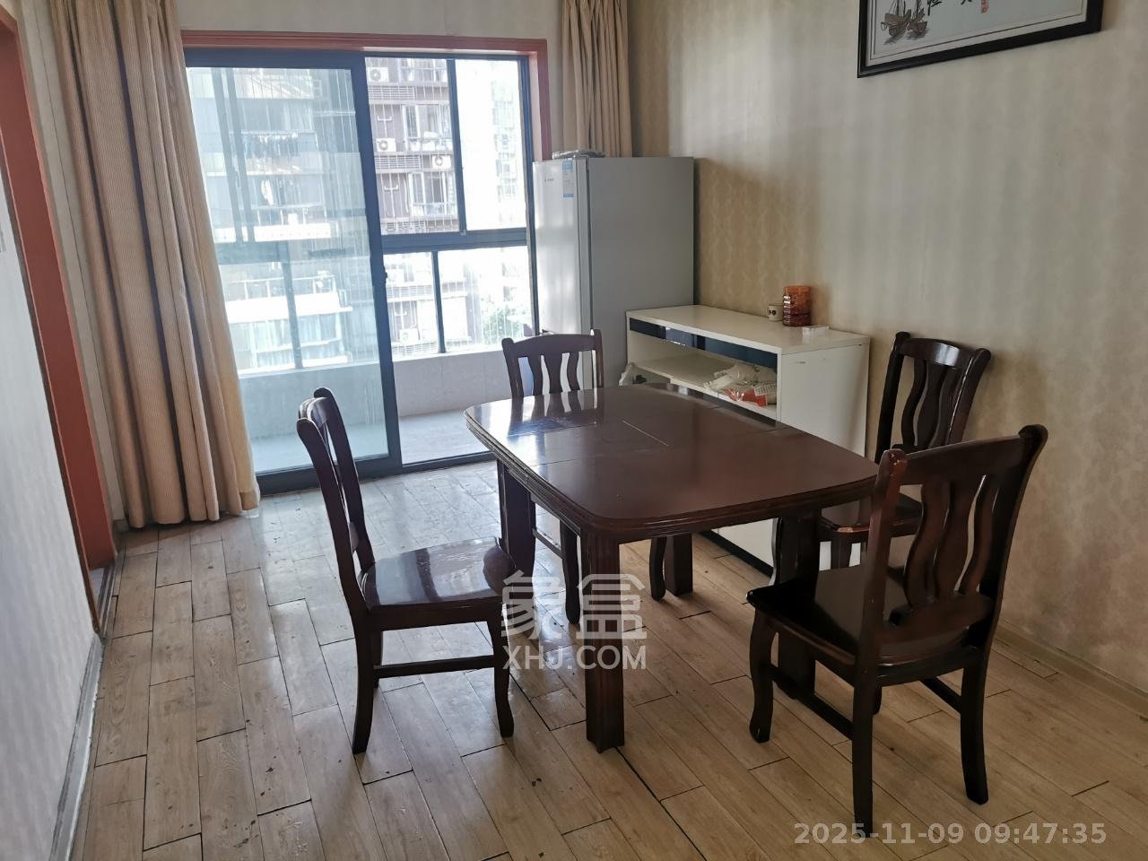 西子花苑  3室2厅2卫    3000.0元/月室内图